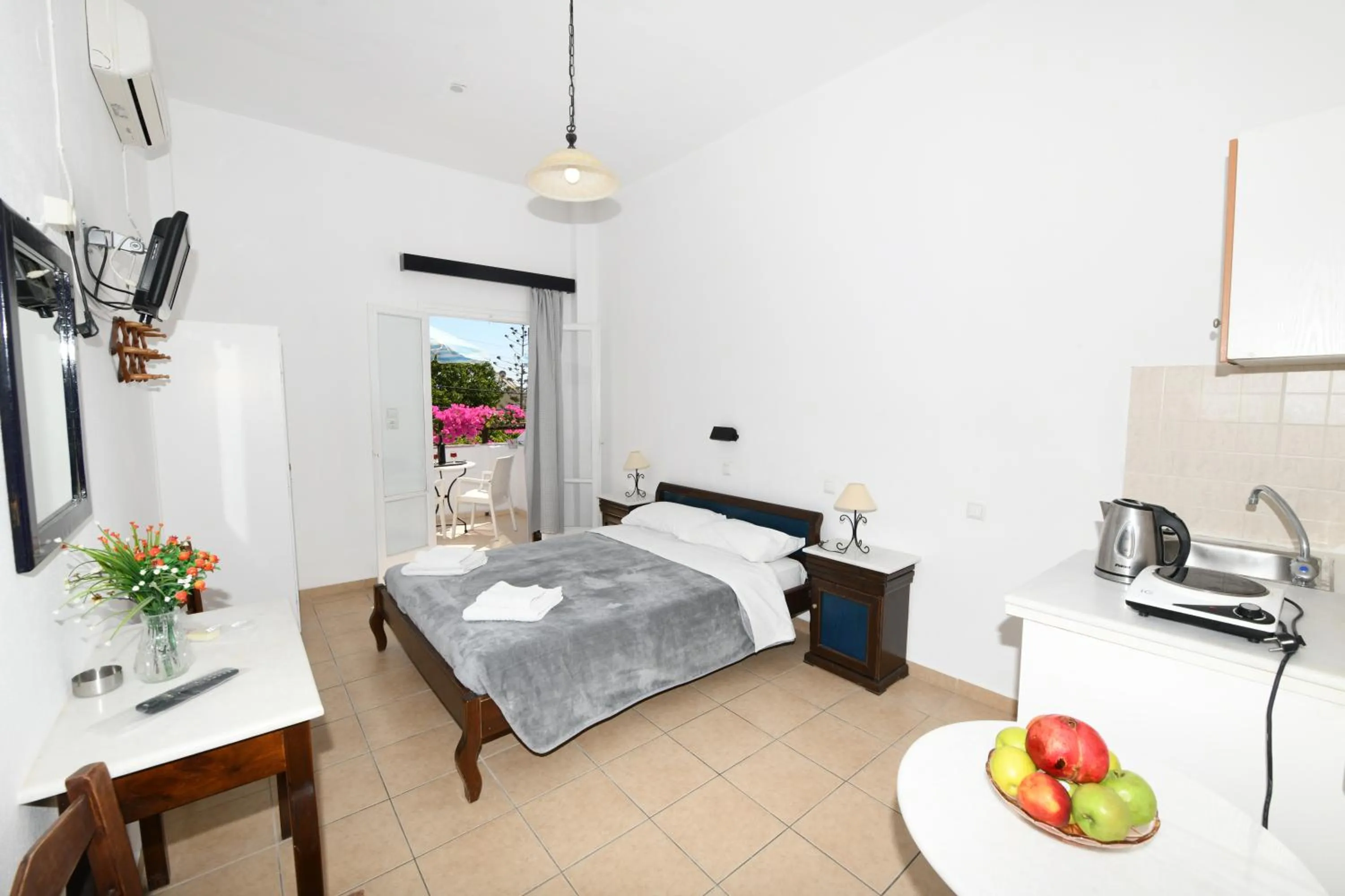 Photo of the whole room in Sunflower ApartHotel