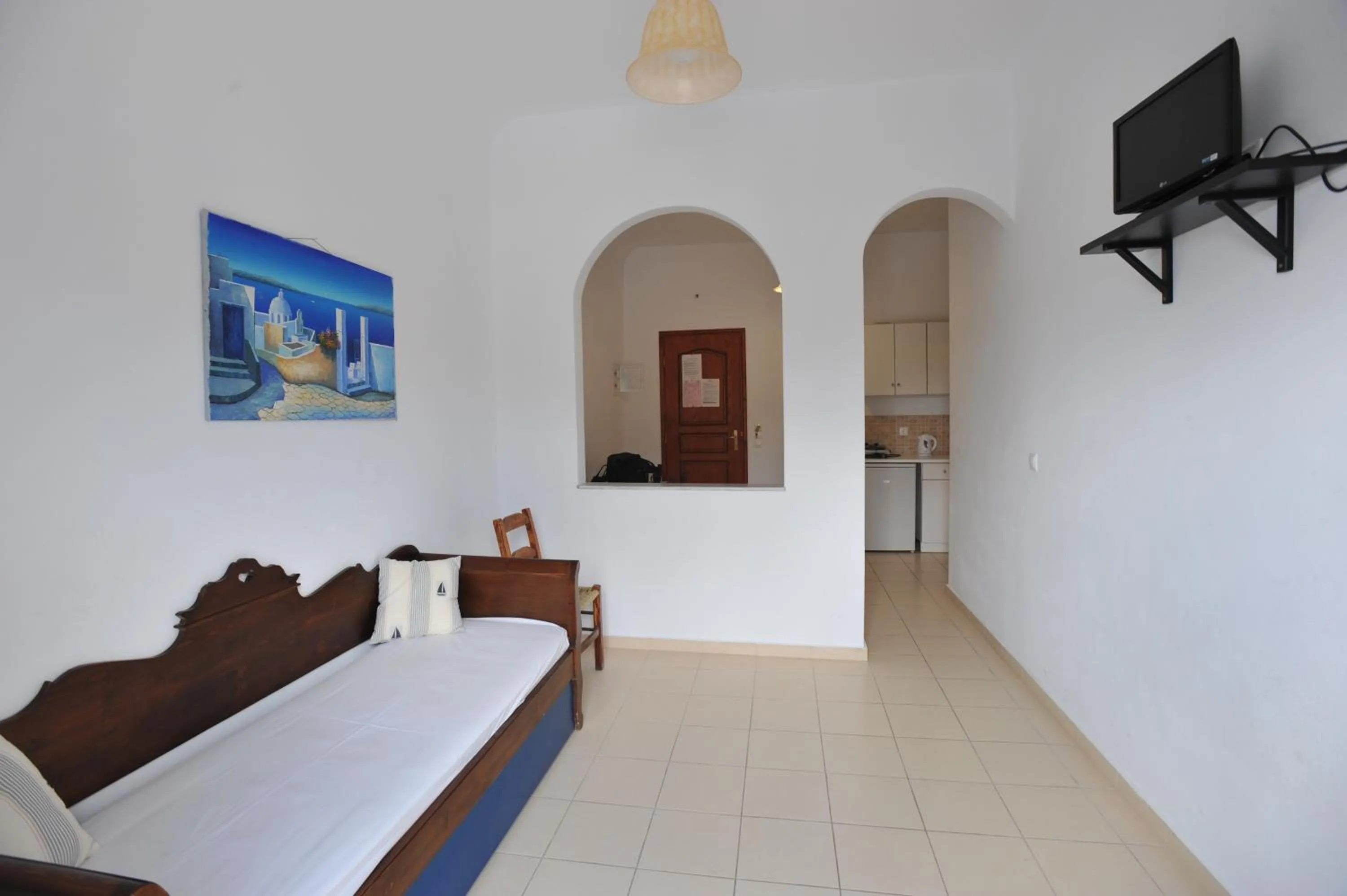 Living room, Bed in Sunflower ApartHotel