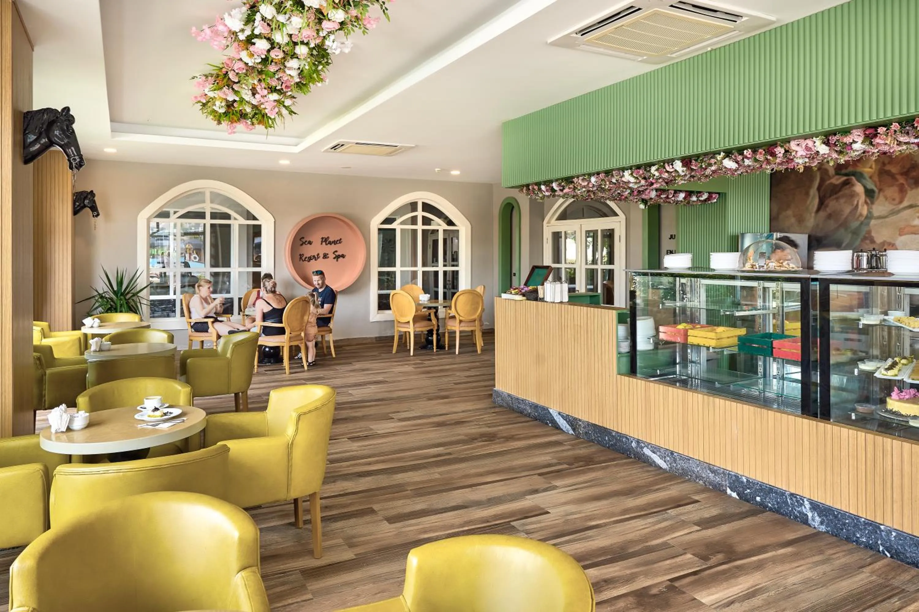 Restaurant/places to eat in Seaden Sea Planet Resort & Spa