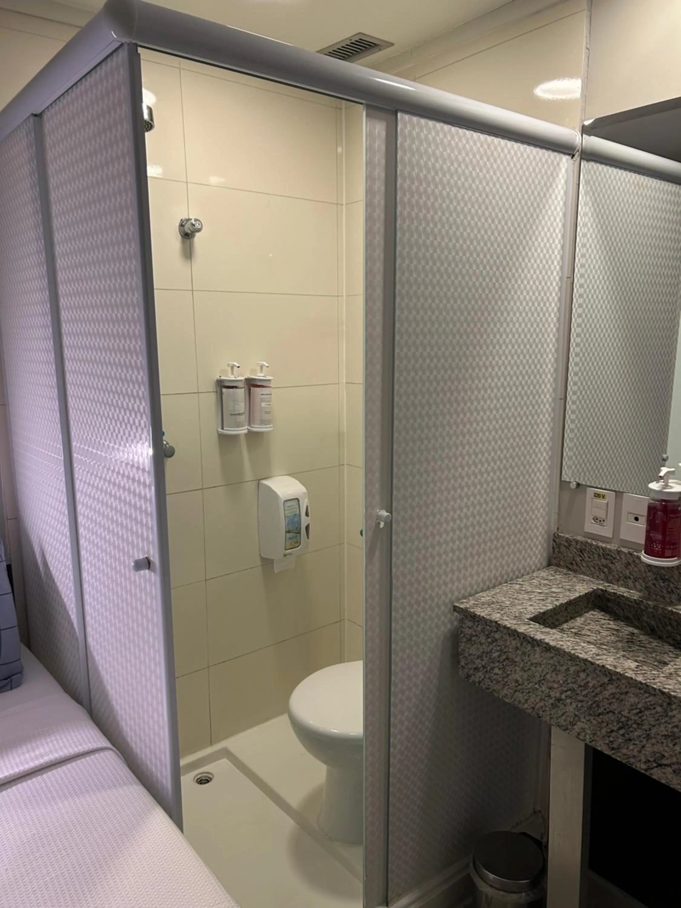 Shower in Hotel Aero Sleep Campinas