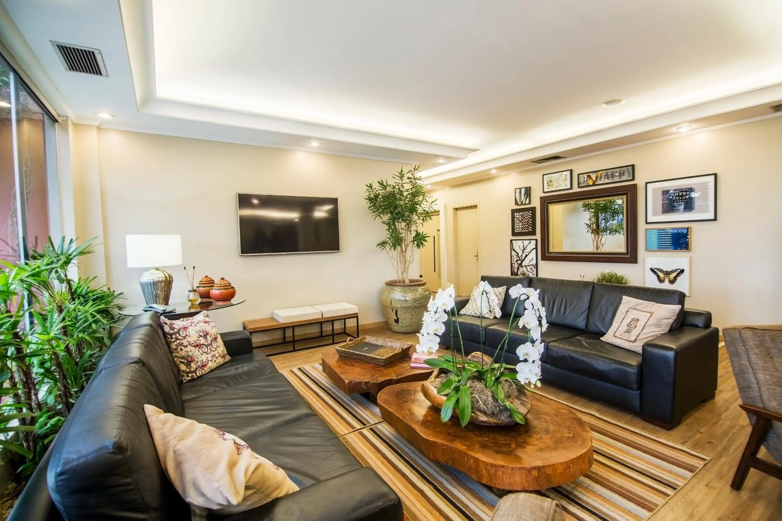 Living room in JR Hotel