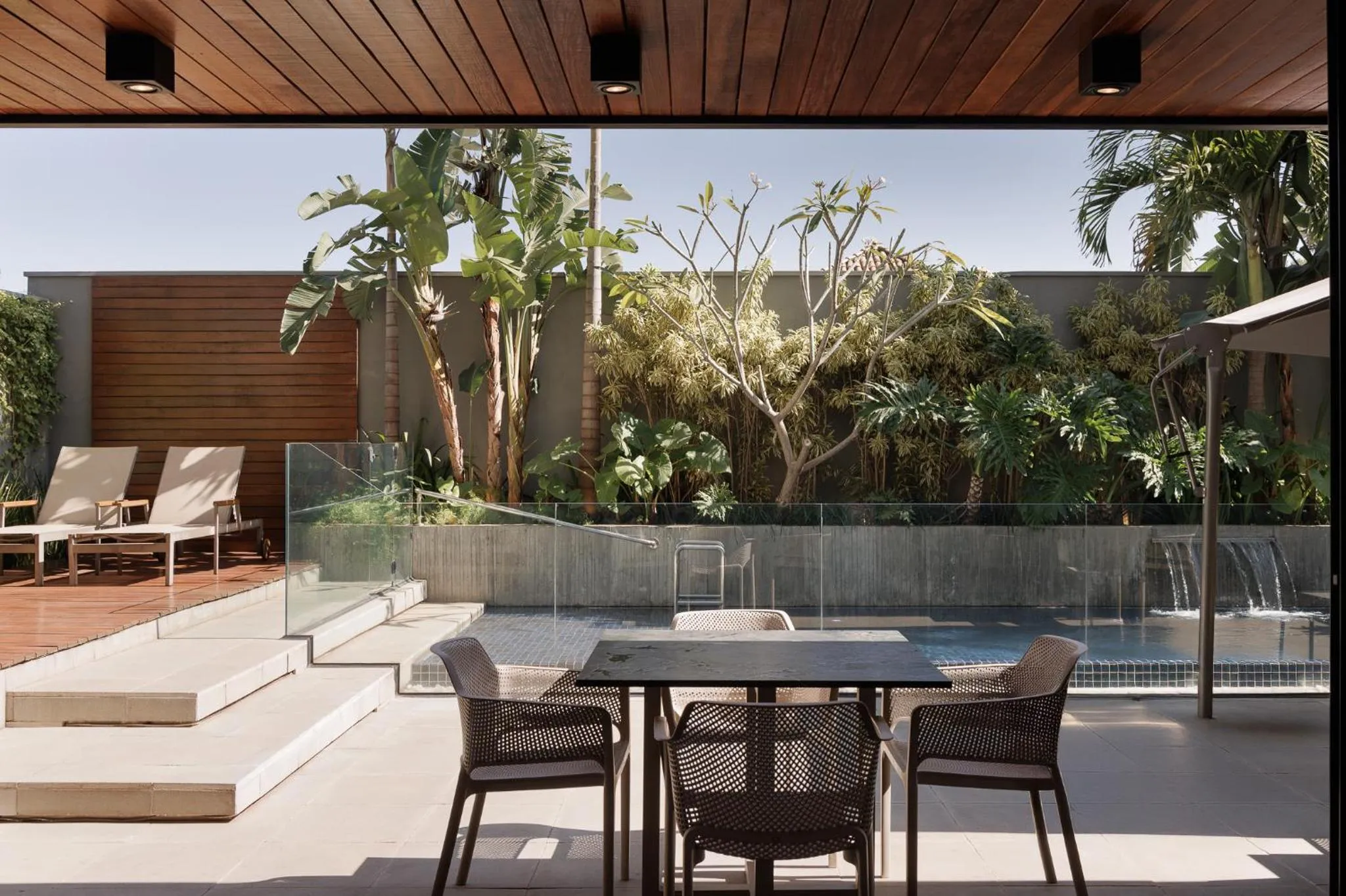 Restaurant/places to eat in JR Hotel