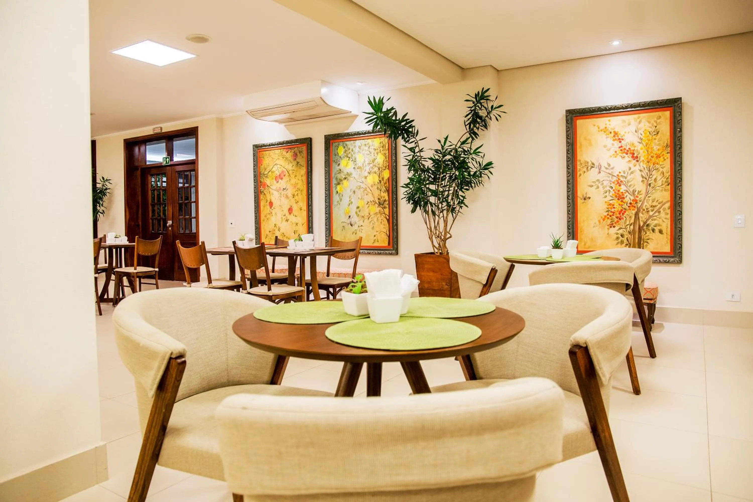 Restaurant/places to eat in JR Hotel