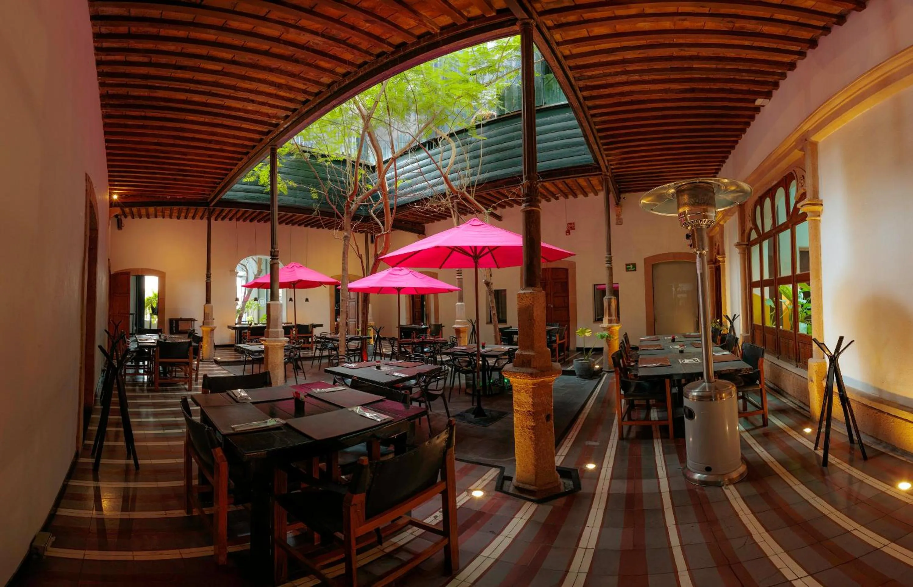 Restaurant/places to eat in Elena de Cobre, Leon, a Member of Design Hotels