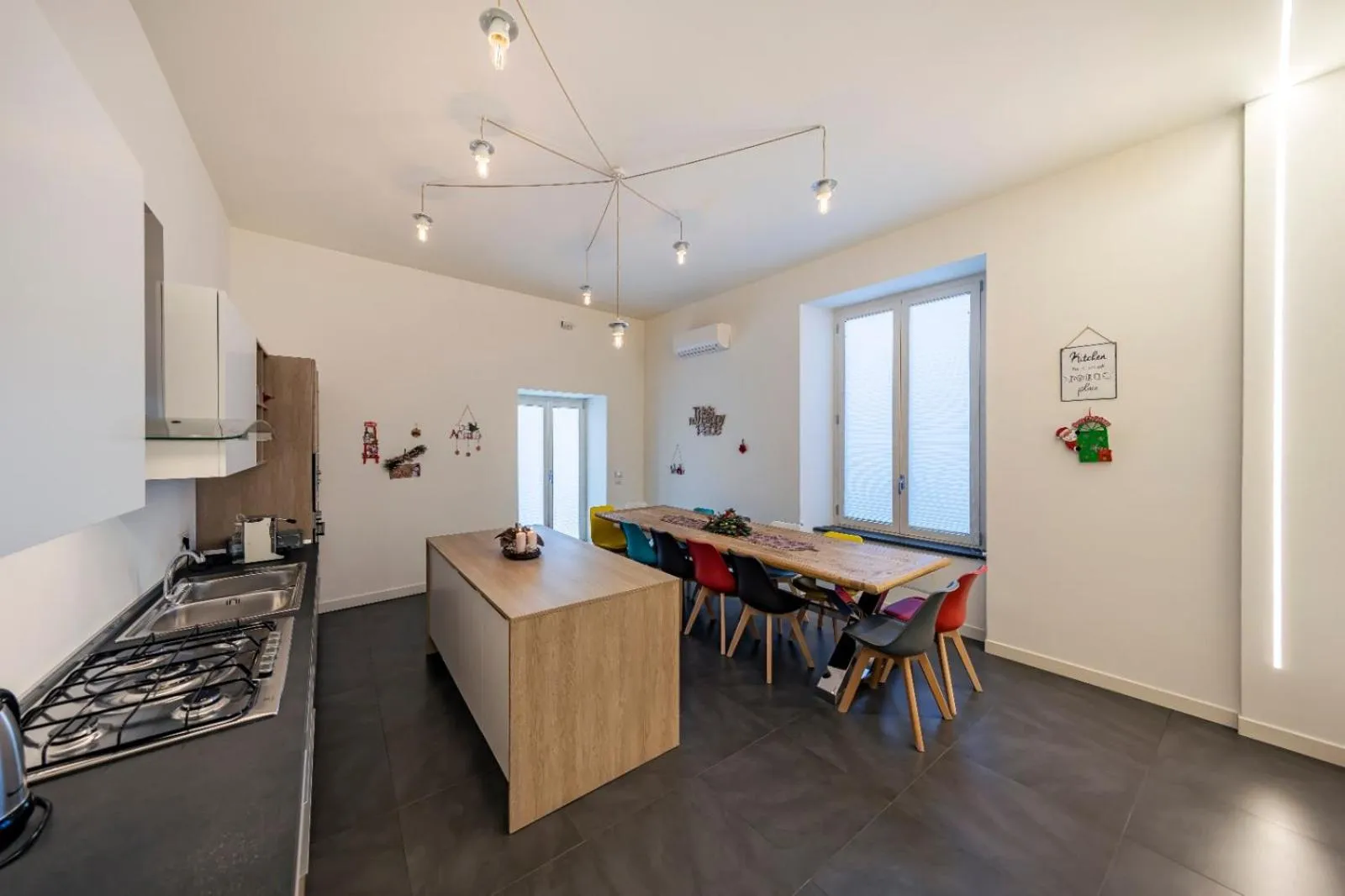 Kitchen or kitchenette in Napoli Squares Suites