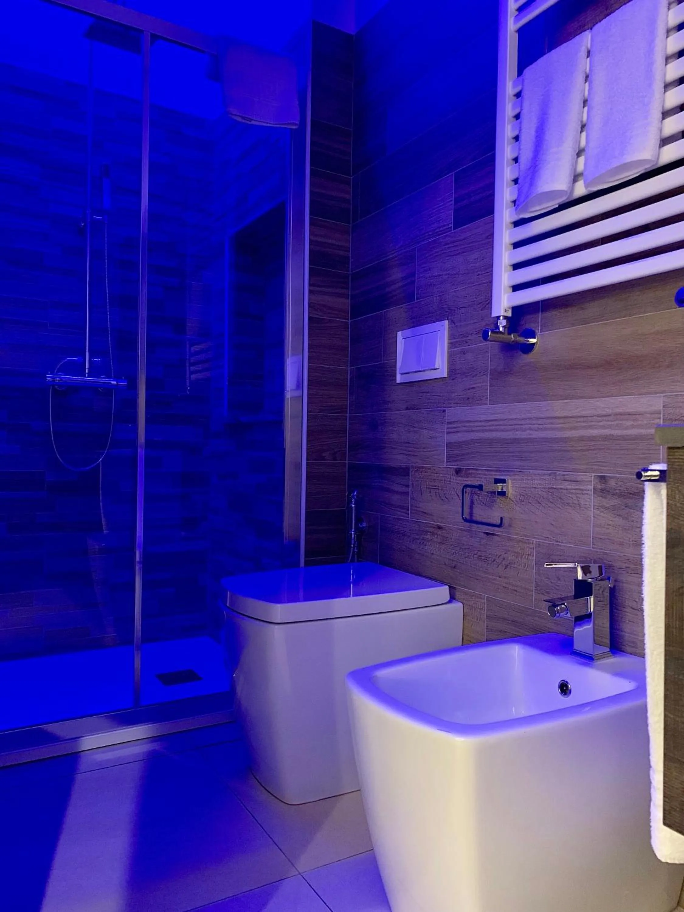 Bathroom in Napoli Squares Suites