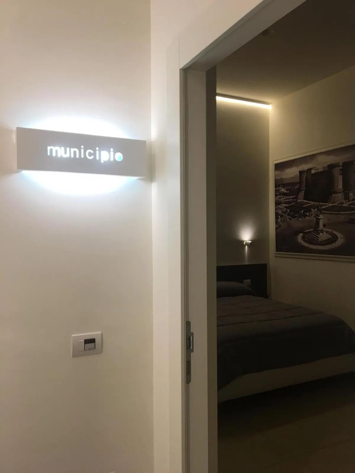 Logo/Certificate/Sign, Bed in Napoli Squares Suites