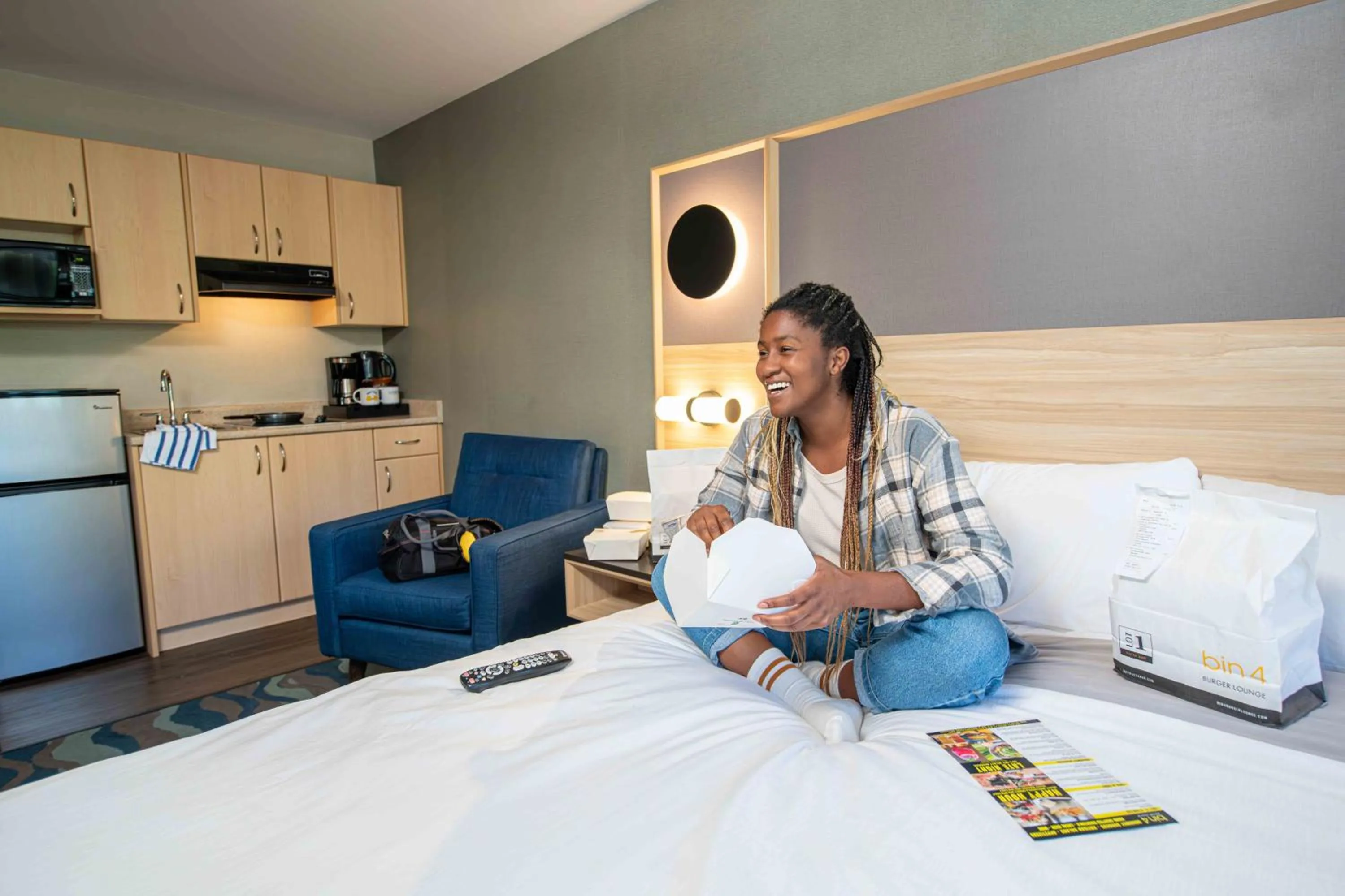 Restaurant/places to eat, Bed in Accent Inns Victoria