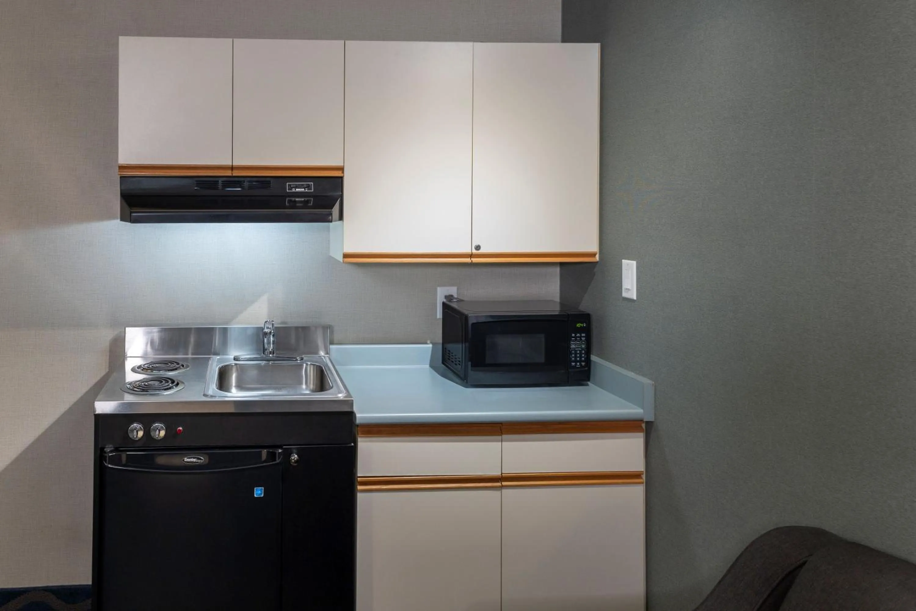 Kitchen or kitchenette in Accent Inns Victoria