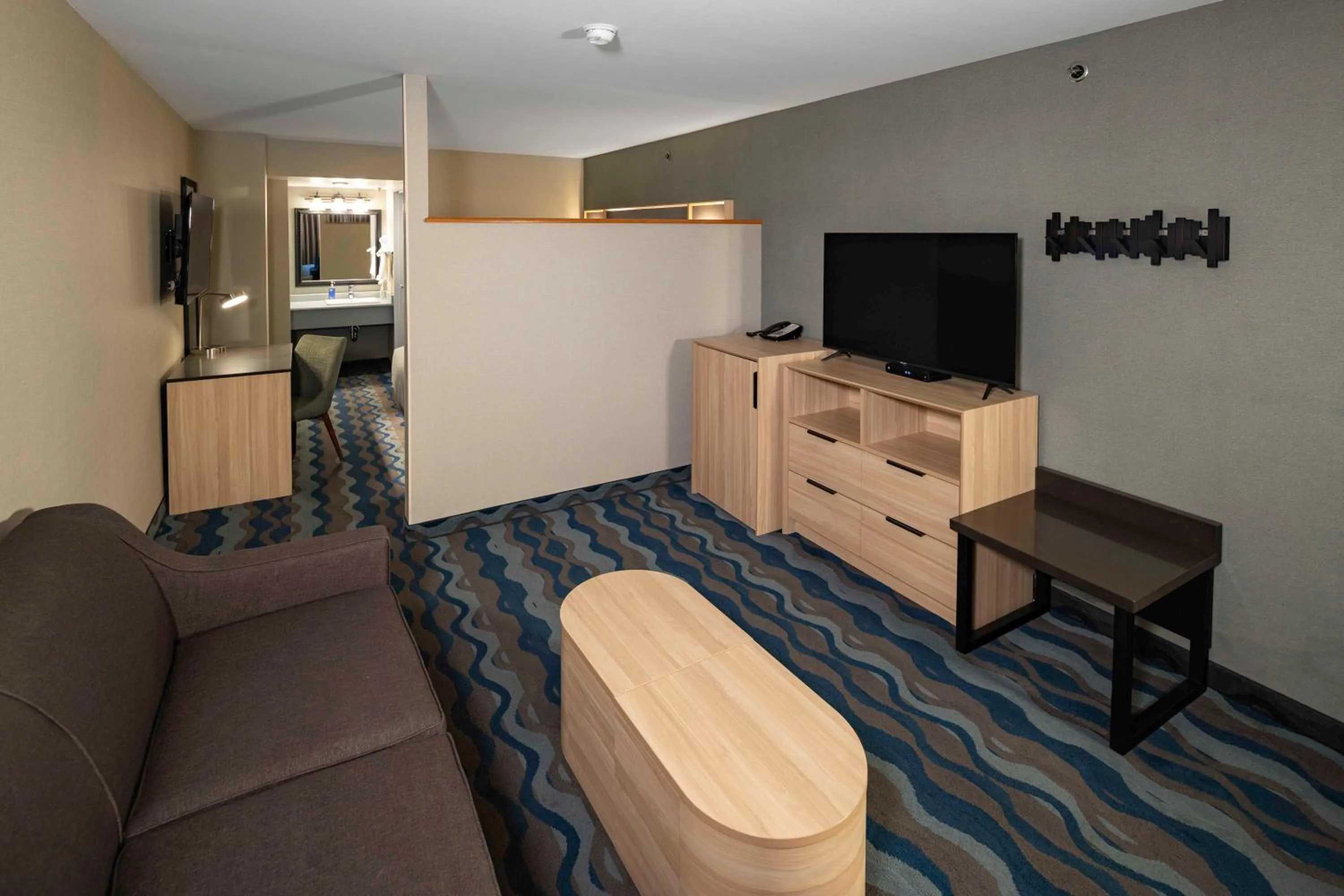 TV and multimedia in Accent Inns Victoria