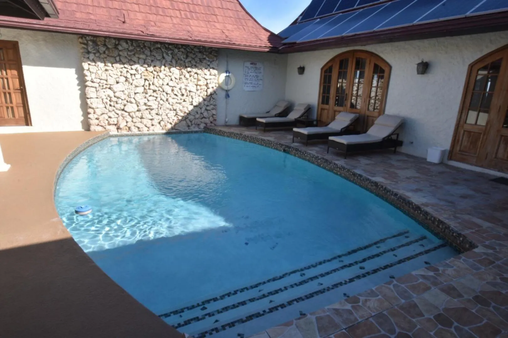 Pool view in Shipwatcher Studio w/Mezzanine