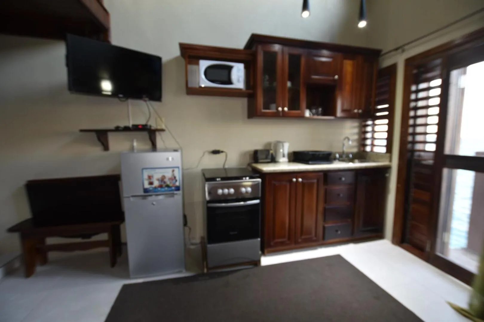 Kitchen or kitchenette in Shipwatcher Studio w/Mezzanine