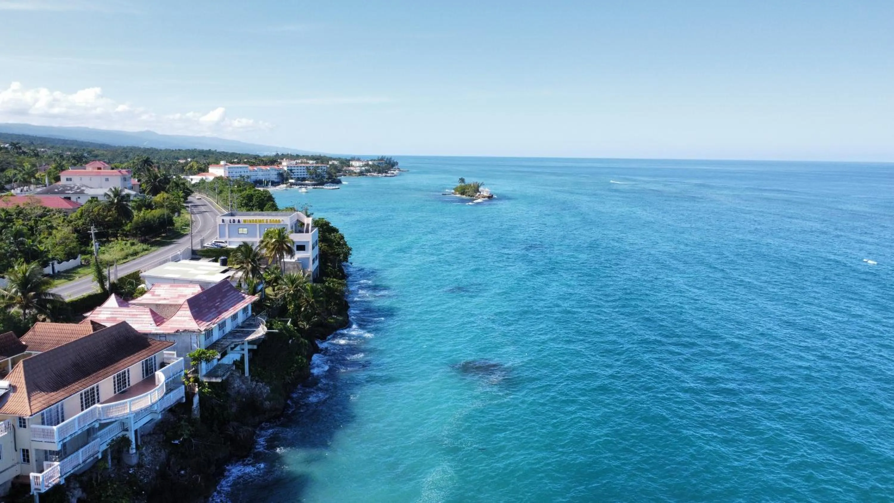 Sea view in Shipwatcher Studio w/Mezzanine