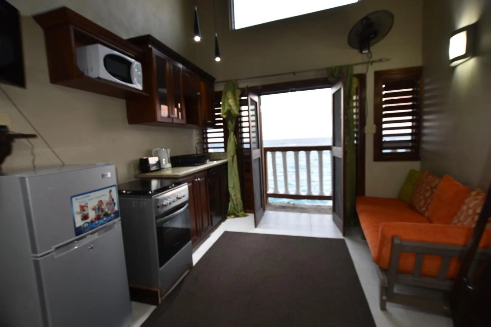 Living room in Shipwatcher Studio w/Mezzanine