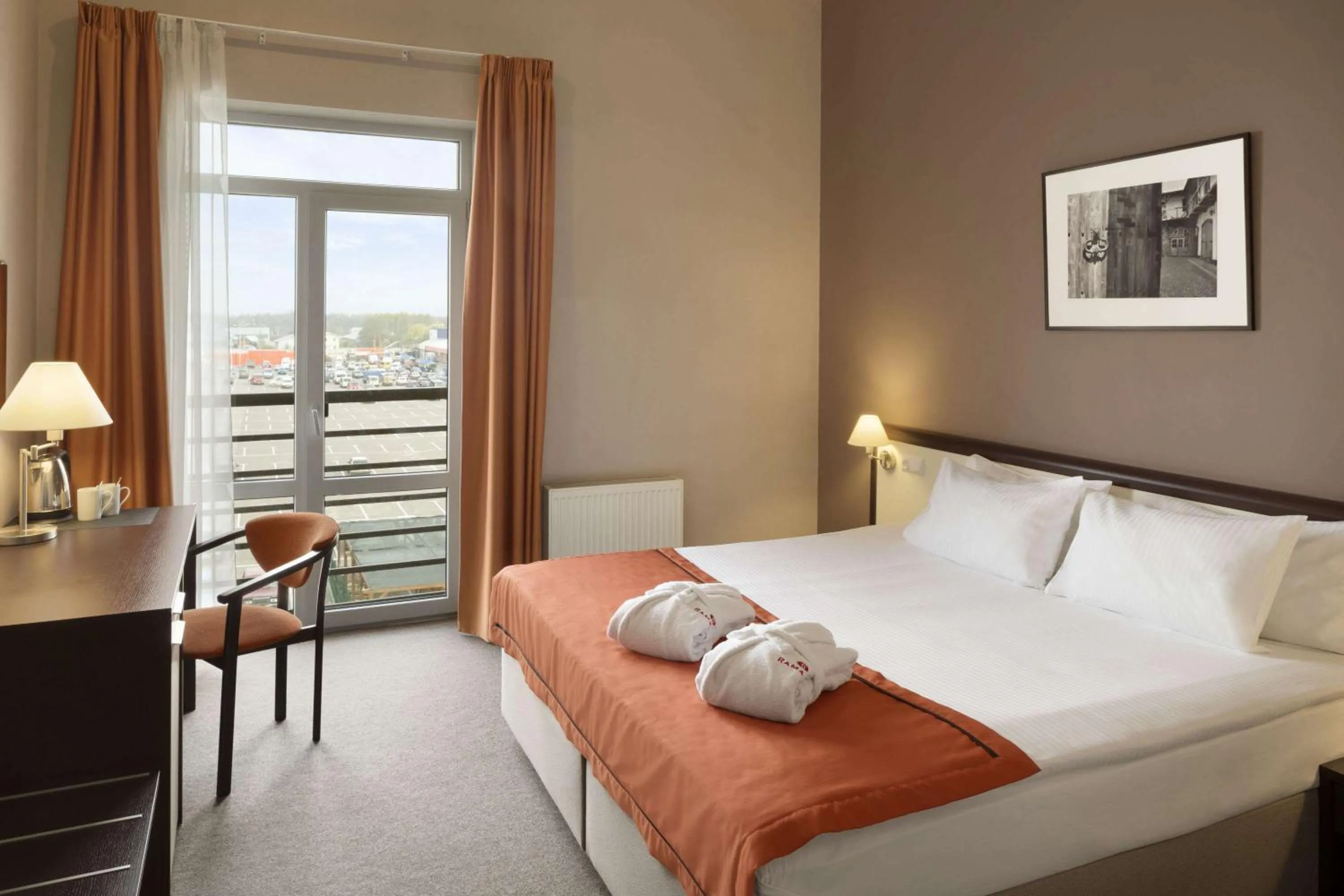 Photo of the whole room, Bed in Lviv Ramada Hotel