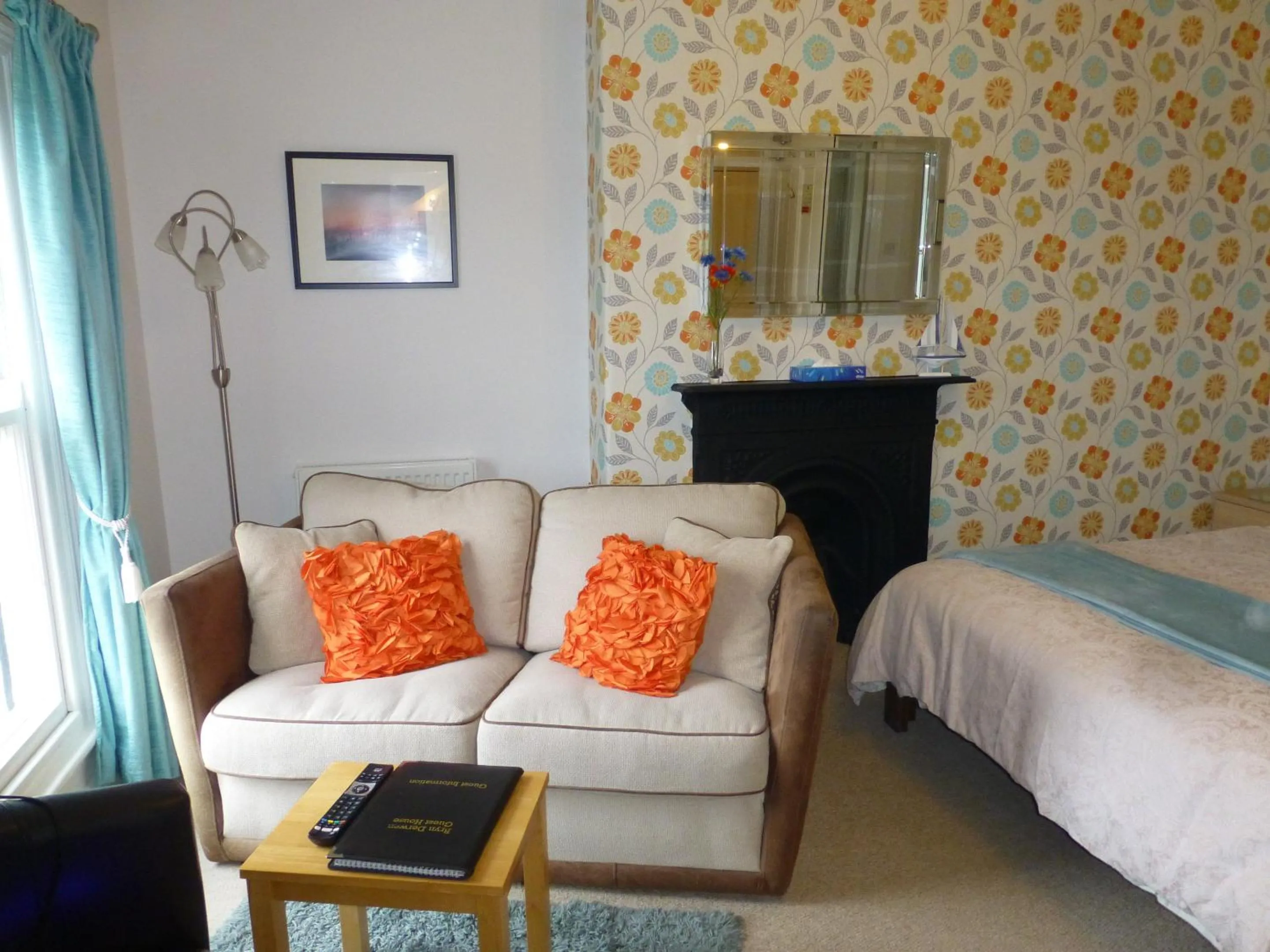 Bedroom, Bed in Bryn Derwen Guest House