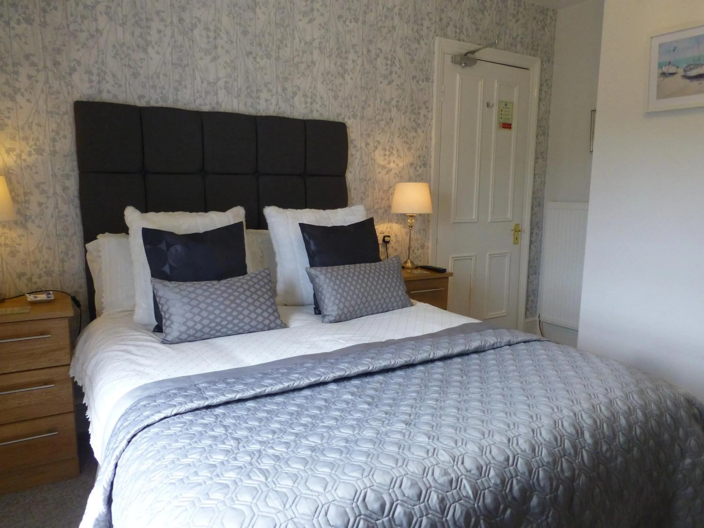 Bedroom, Bed in Bryn Derwen Guest House