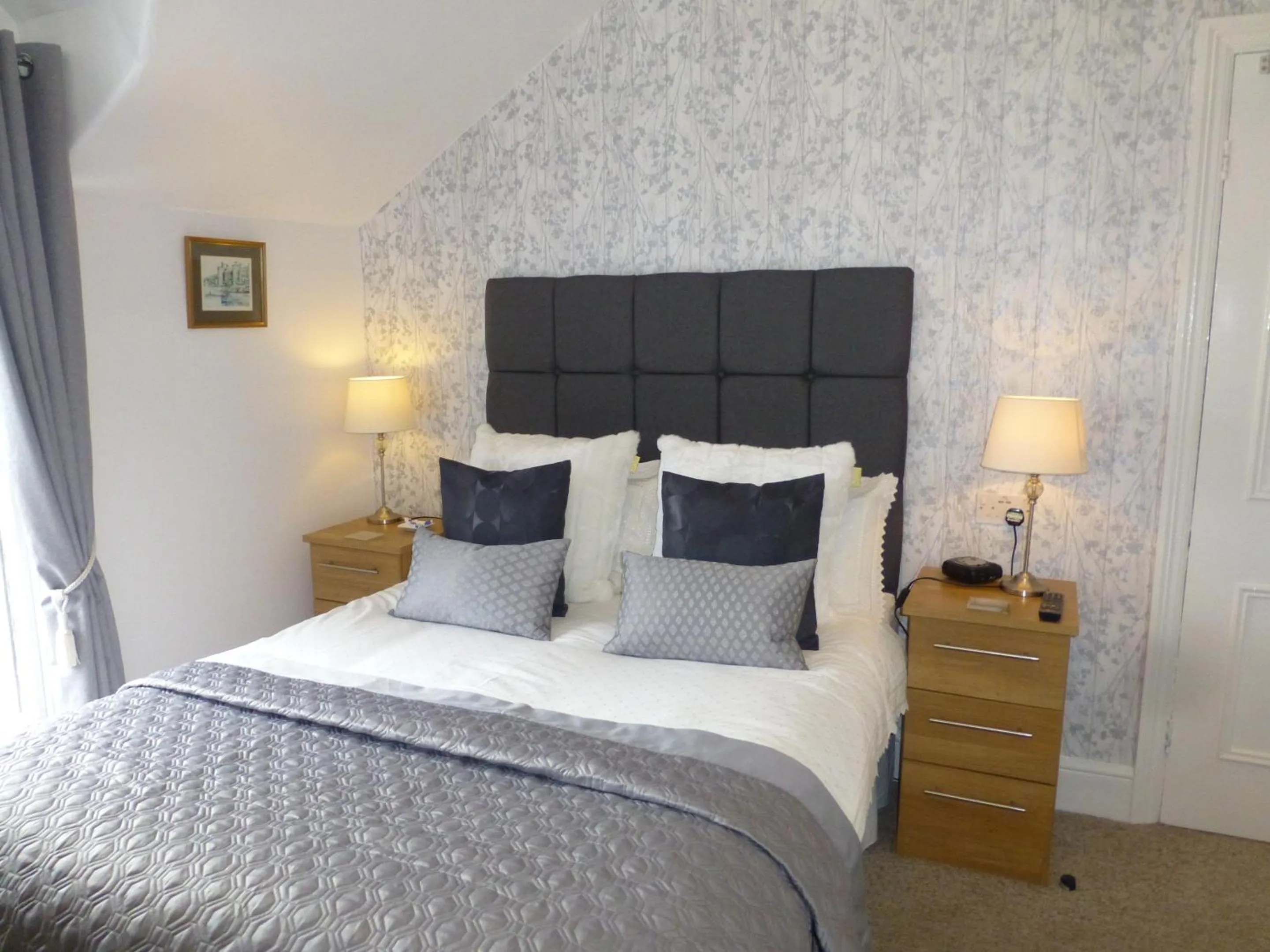 Bedroom, Bed in Bryn Derwen Guest House