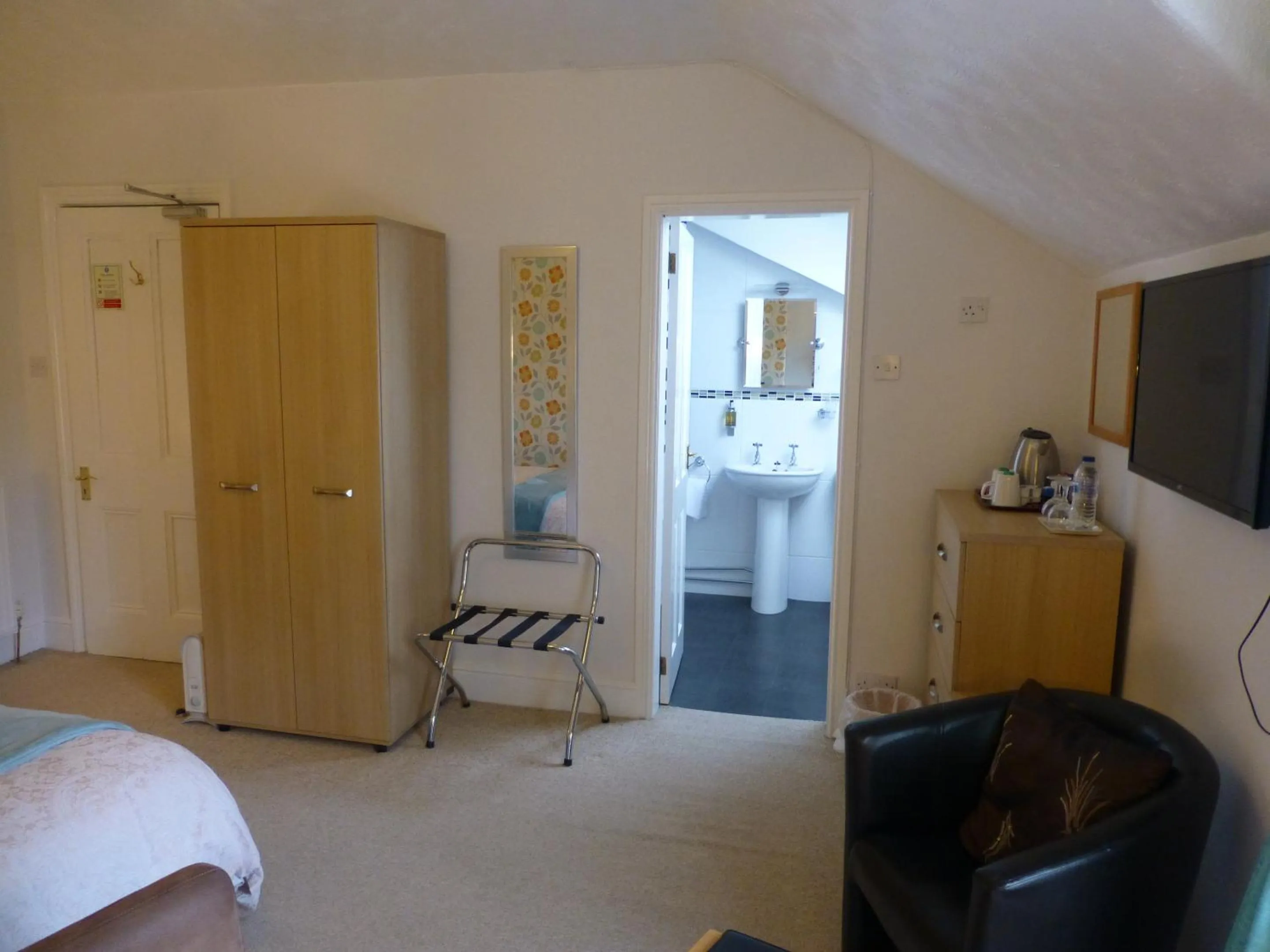 Bedroom, Bed in Bryn Derwen Guest House