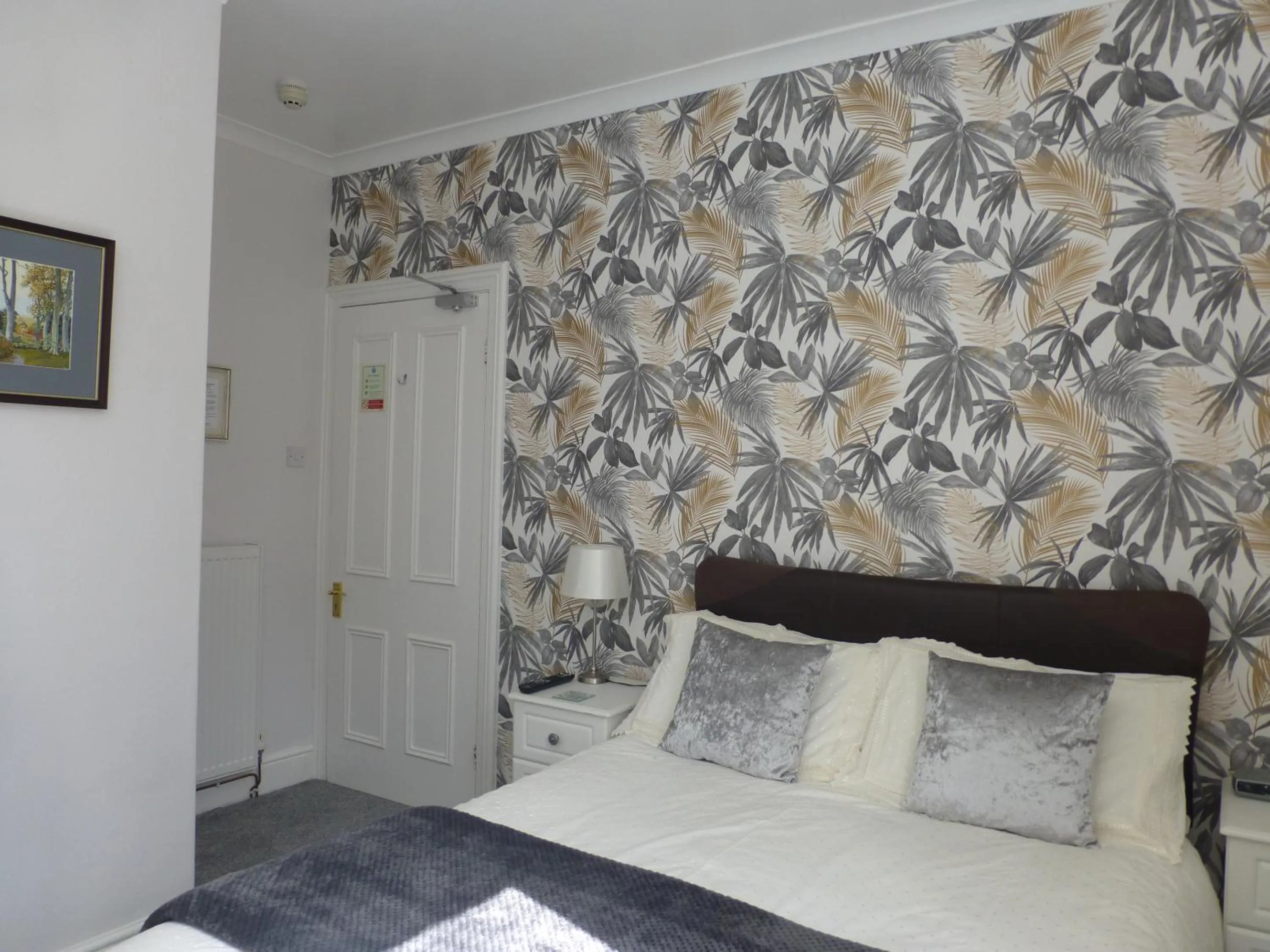 Bedroom, Bed in Bryn Derwen Guest House