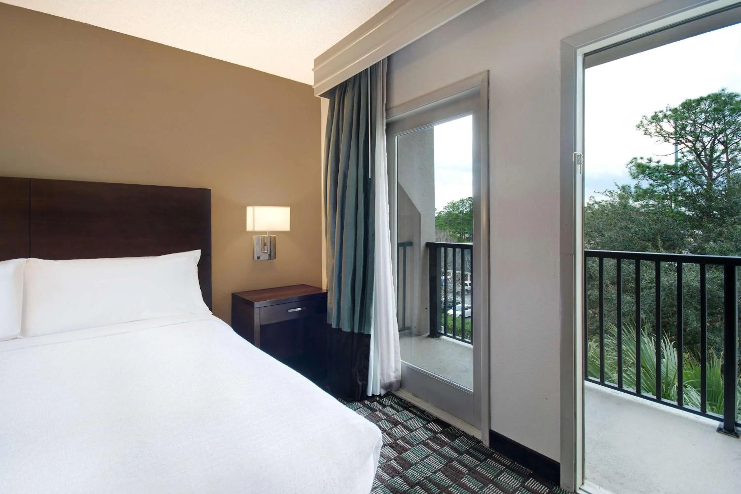 View (from property/room), Bed in Embassy Suites by Hilton Jacksonville Baymeadows