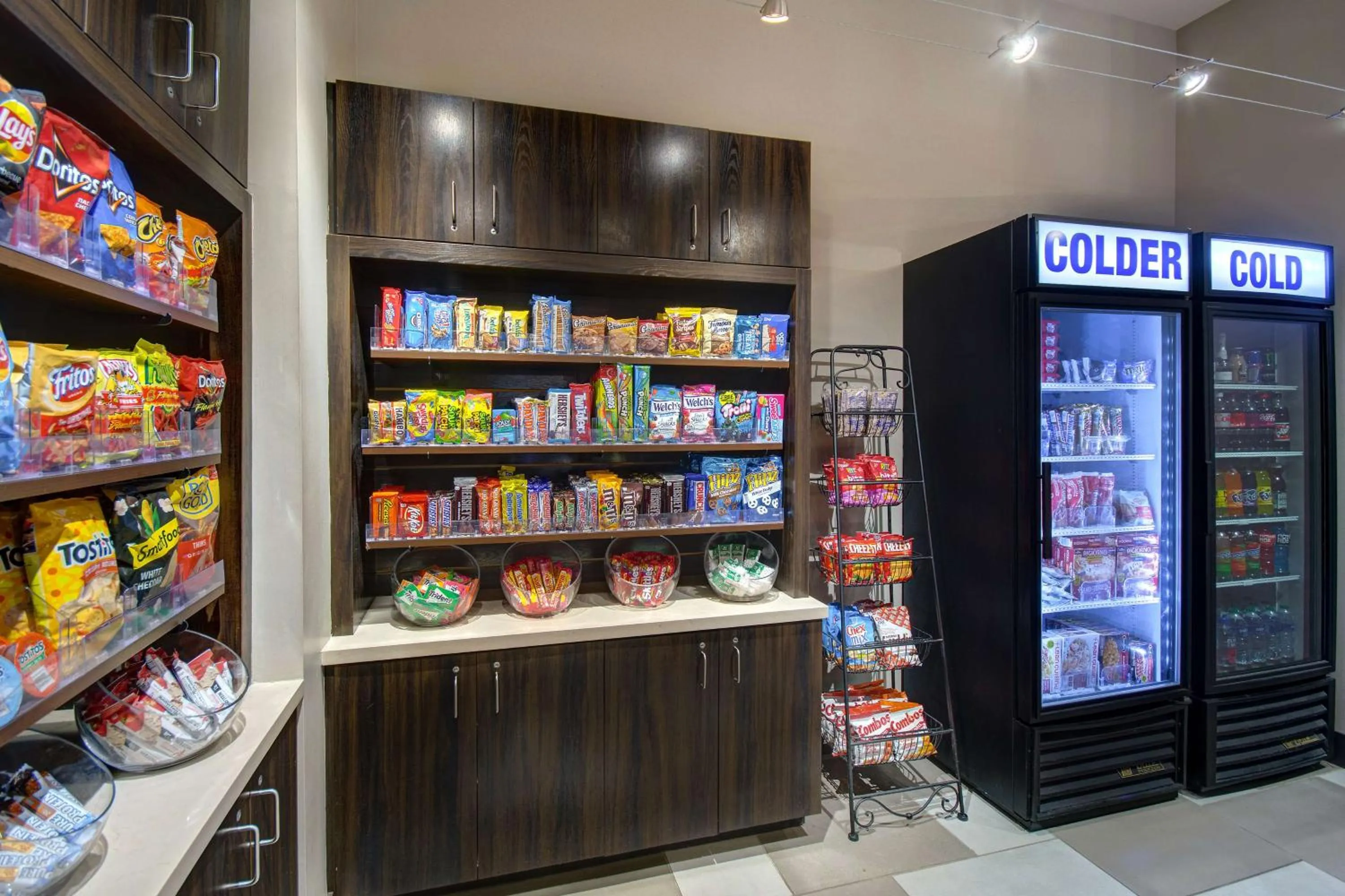 Restaurant/places to eat in Embassy Suites by Hilton Jacksonville Baymeadows