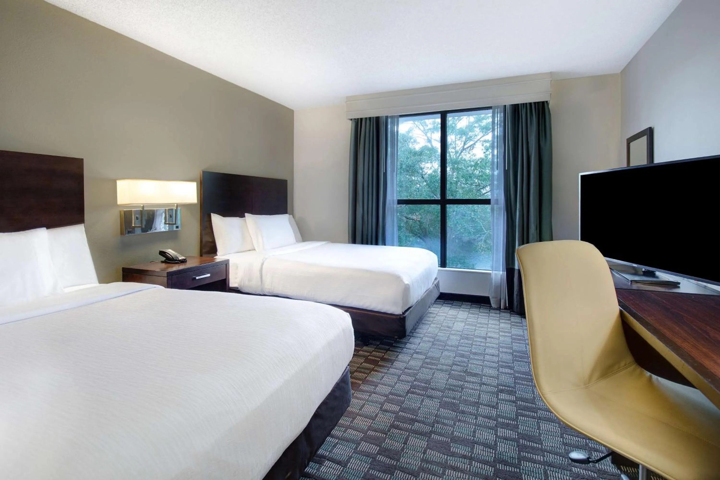 Bedroom, Bed in Embassy Suites by Hilton Jacksonville Baymeadows