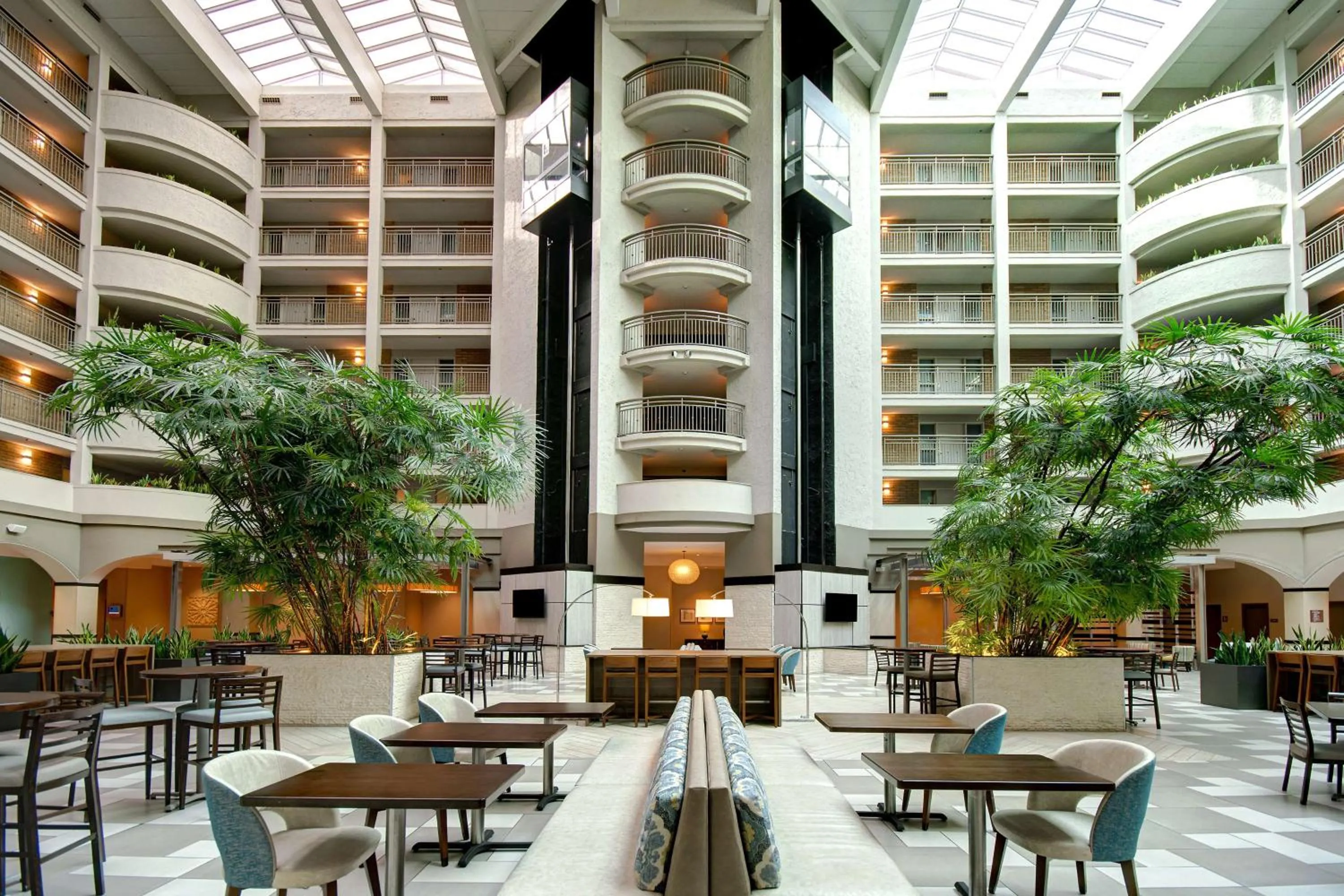 Lobby or reception in Embassy Suites by Hilton Jacksonville Baymeadows