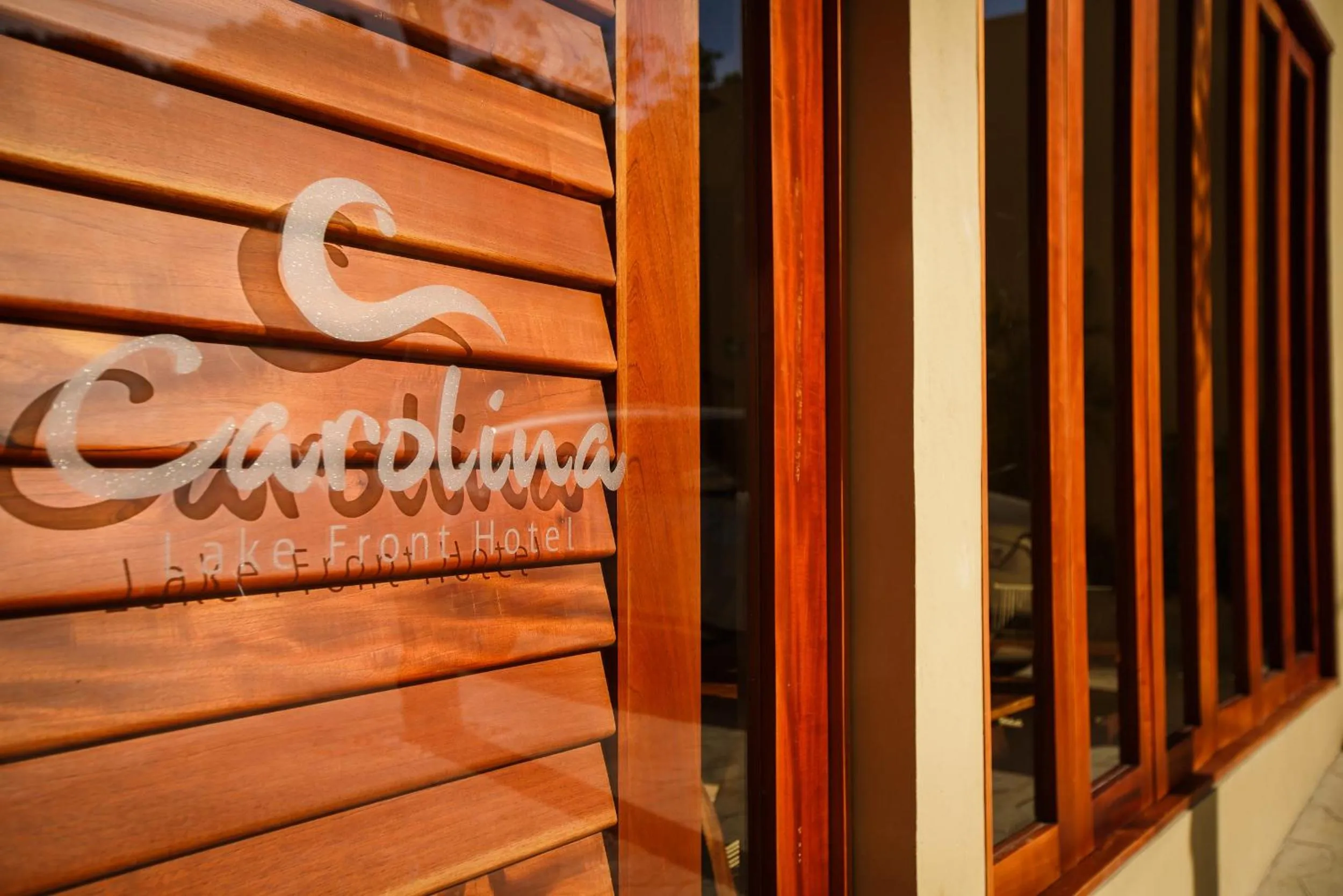 Logo/Certificate/Sign in Hotel Carolina Bacalar