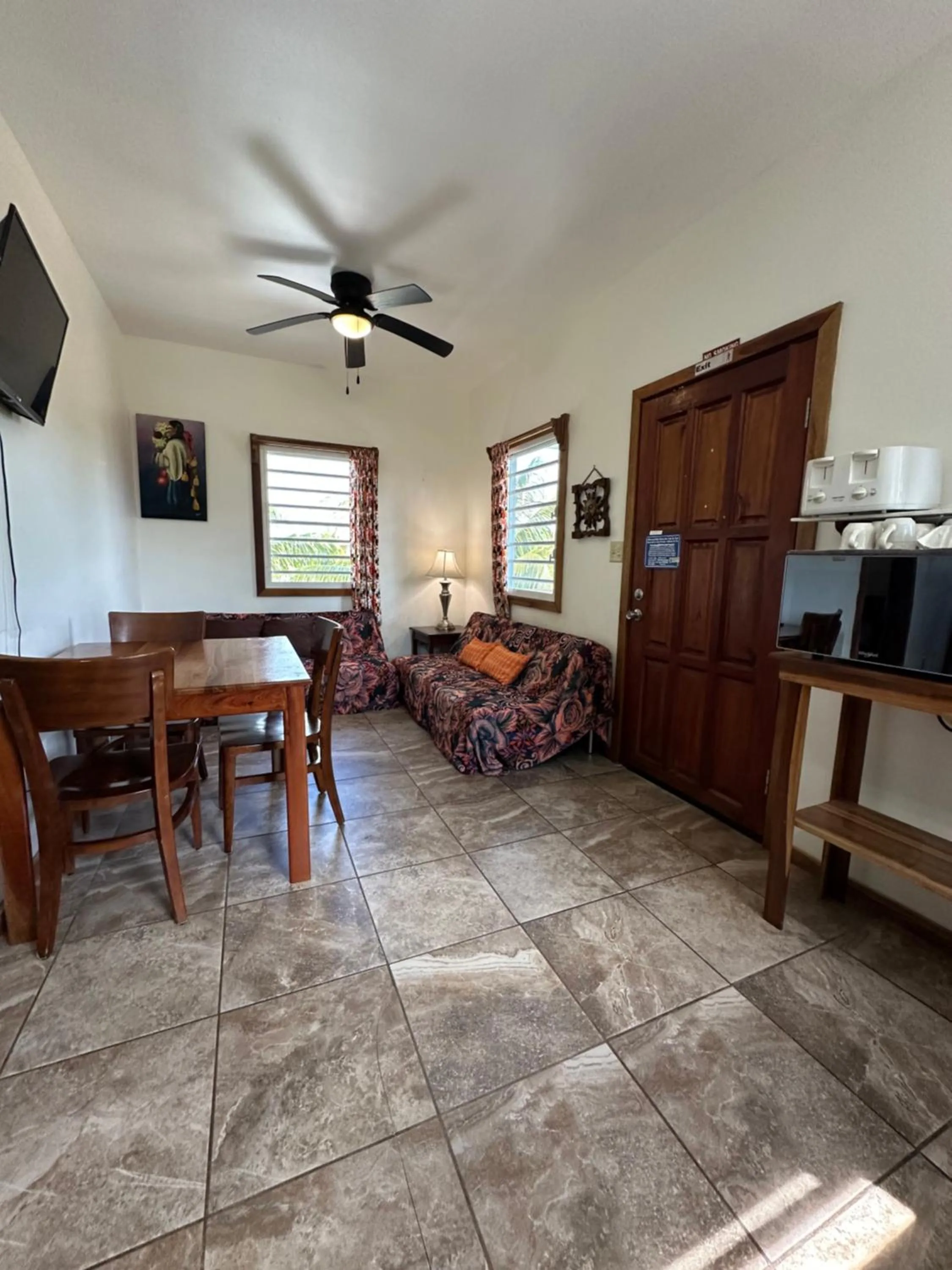 TV and multimedia in All Seasons Belize