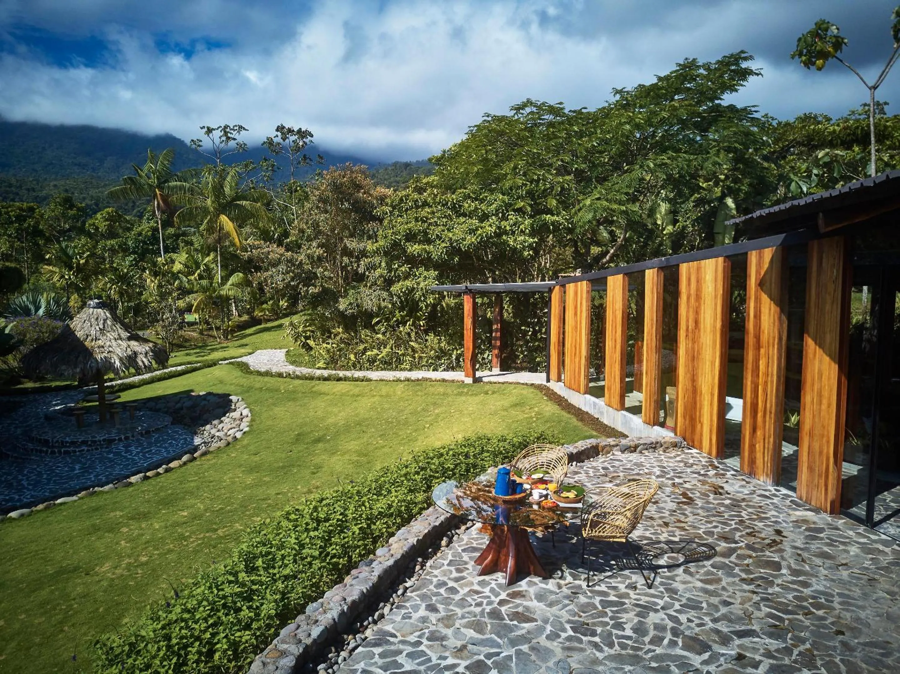 Property building in Ecolirios Boutique Hotel & Villas