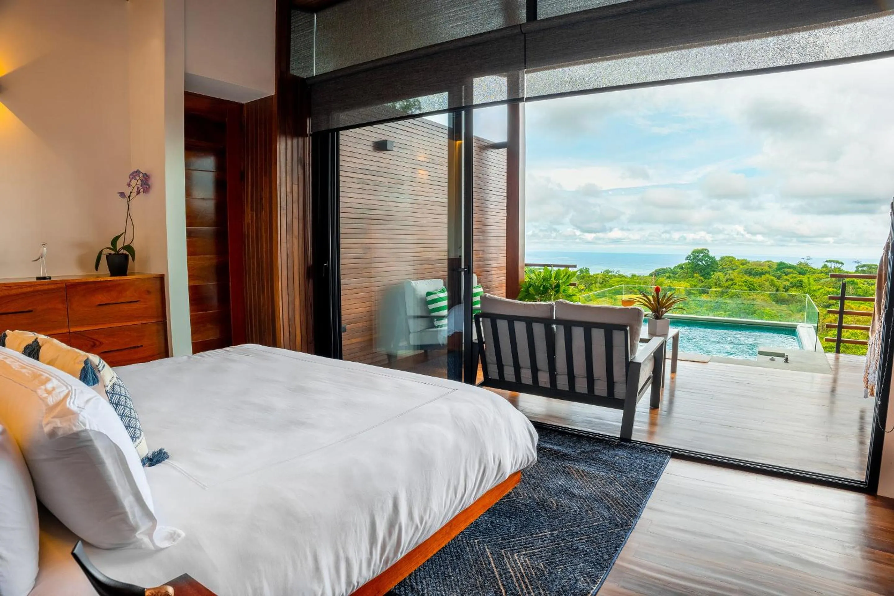 Bed in Ecolirios Boutique Hotel & Villas