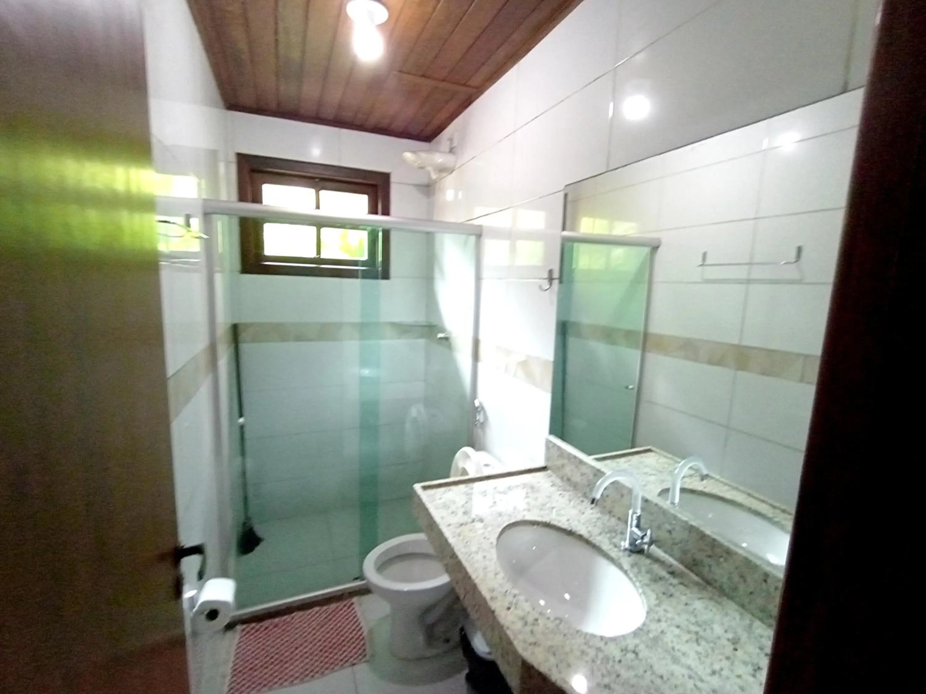 Toilet in Pousada Lagoa Flat