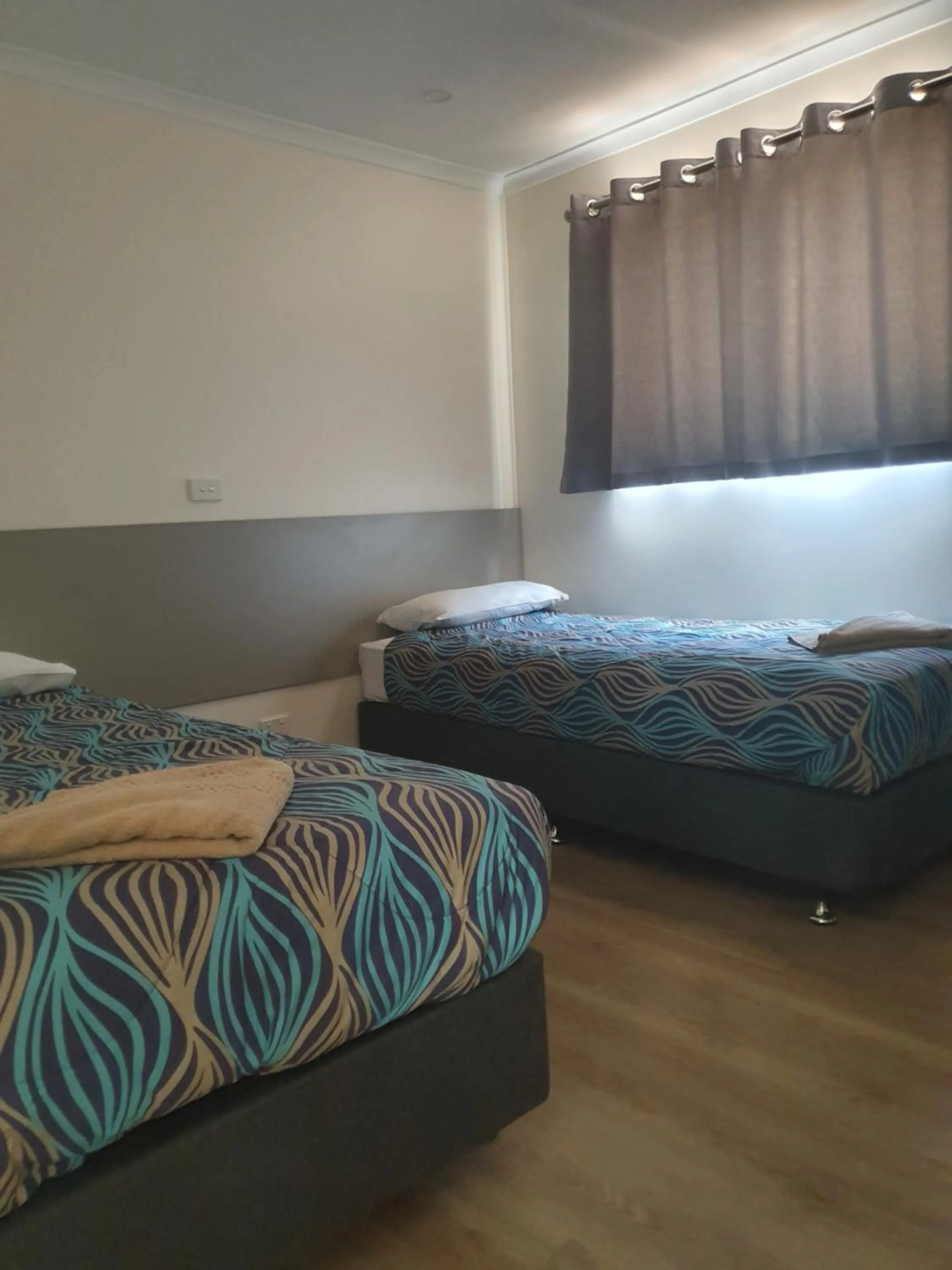 Bedroom, Bed in Paringa Caravan Park