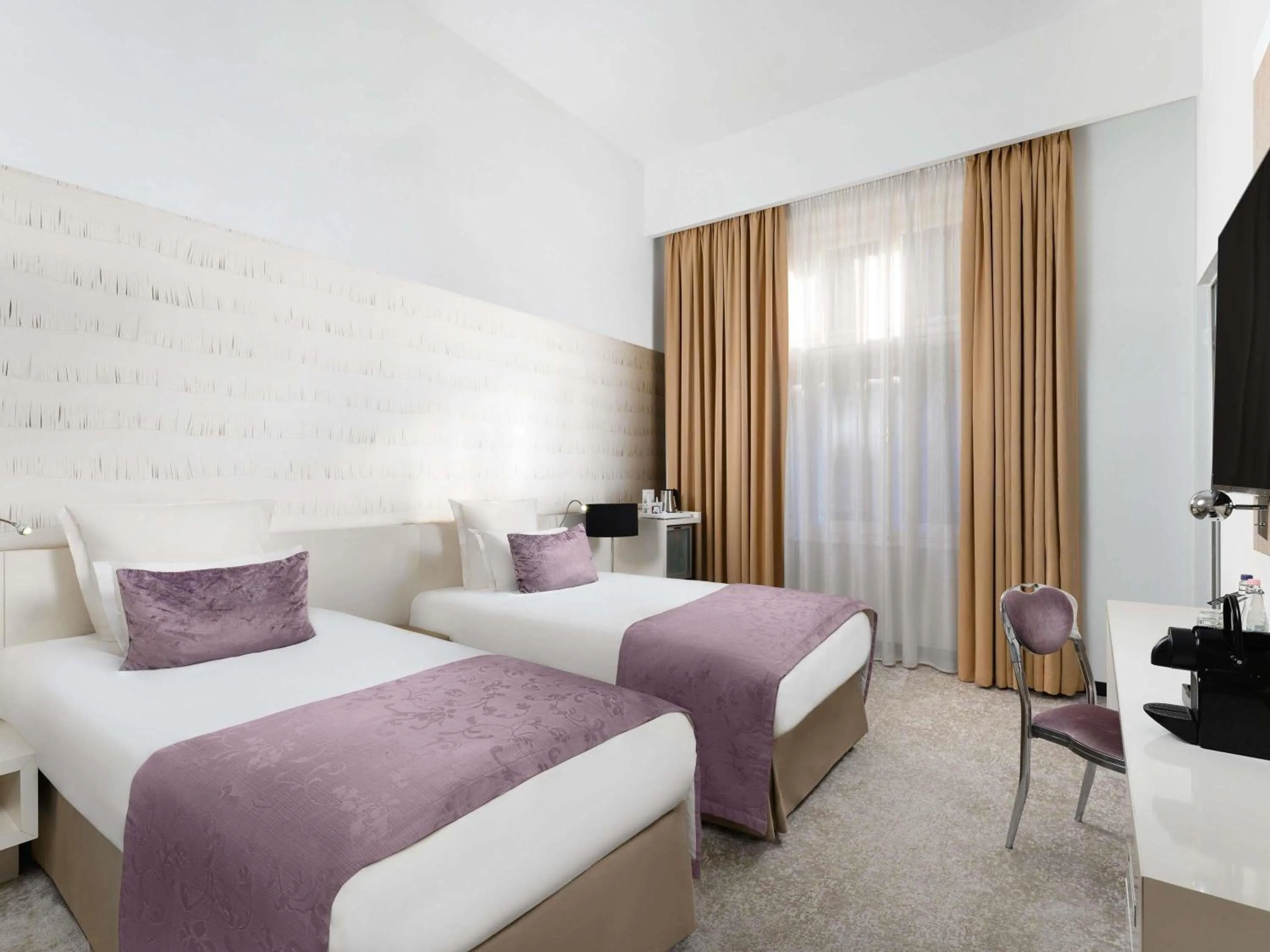 Bedroom, Bed in Nemzeti Hotel Budapest - MGallery Collection