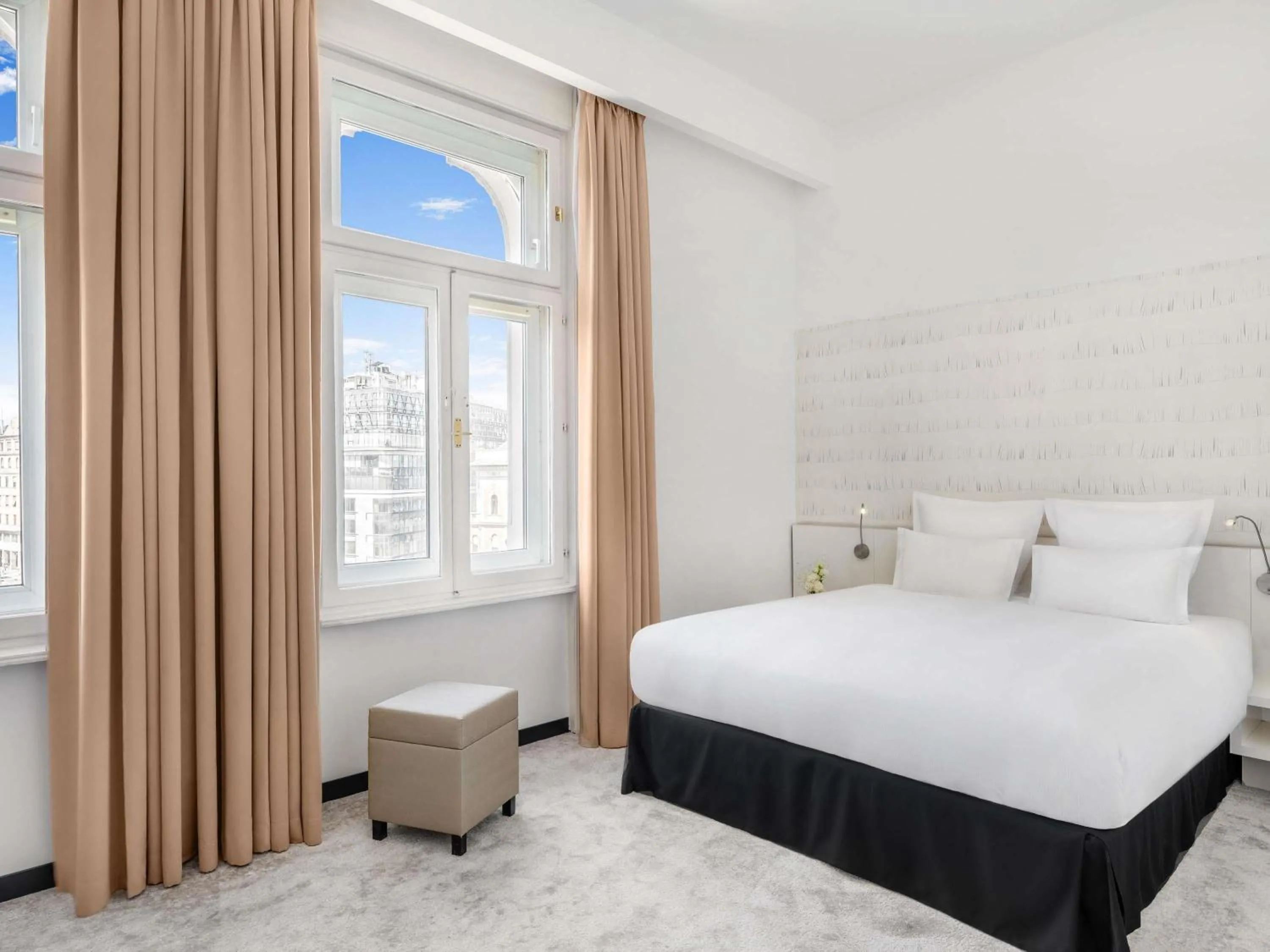 Bedroom, Bed in Nemzeti Hotel Budapest - MGallery Collection