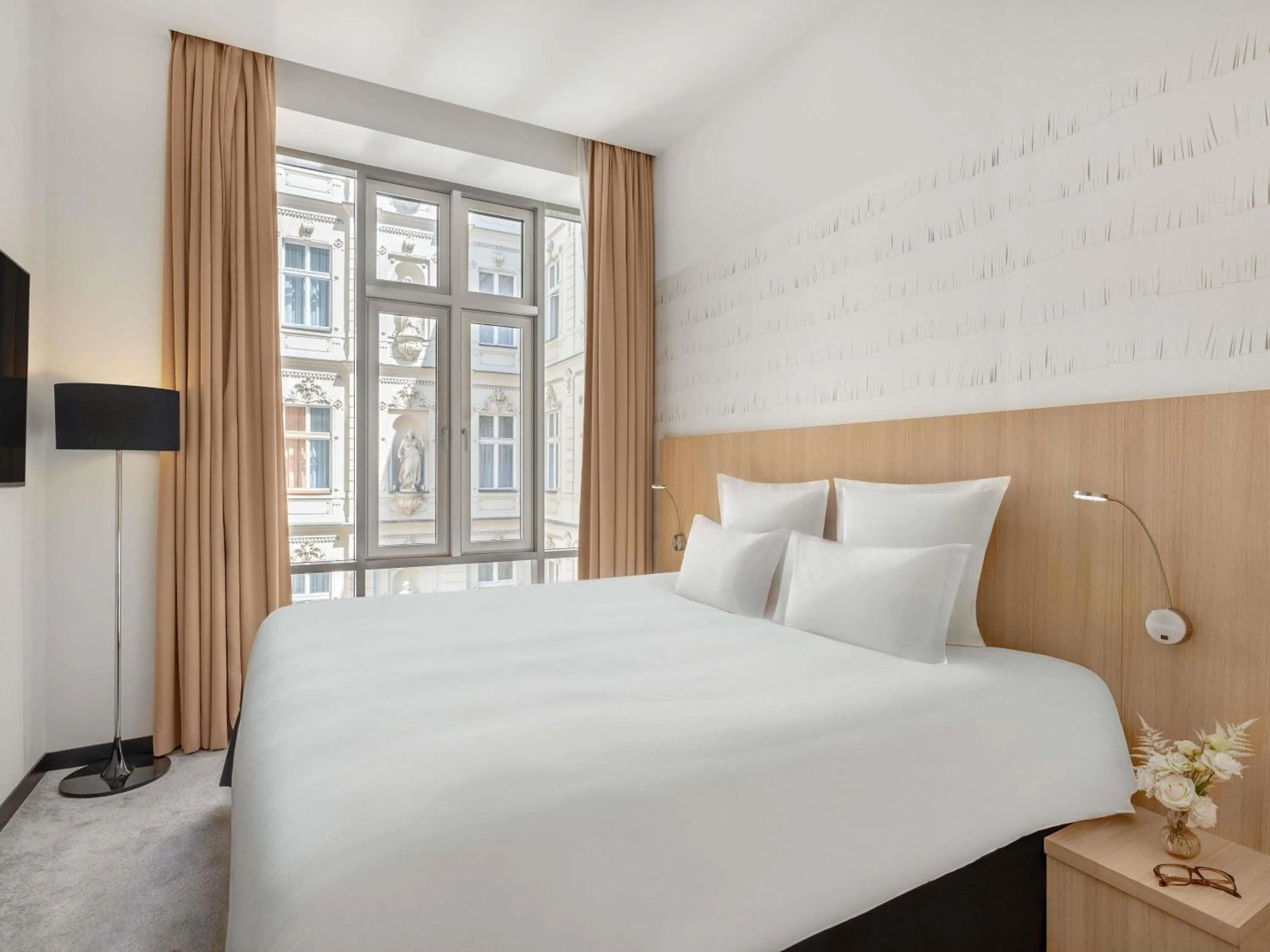 Bedroom, Bed in Nemzeti Hotel Budapest - MGallery Collection