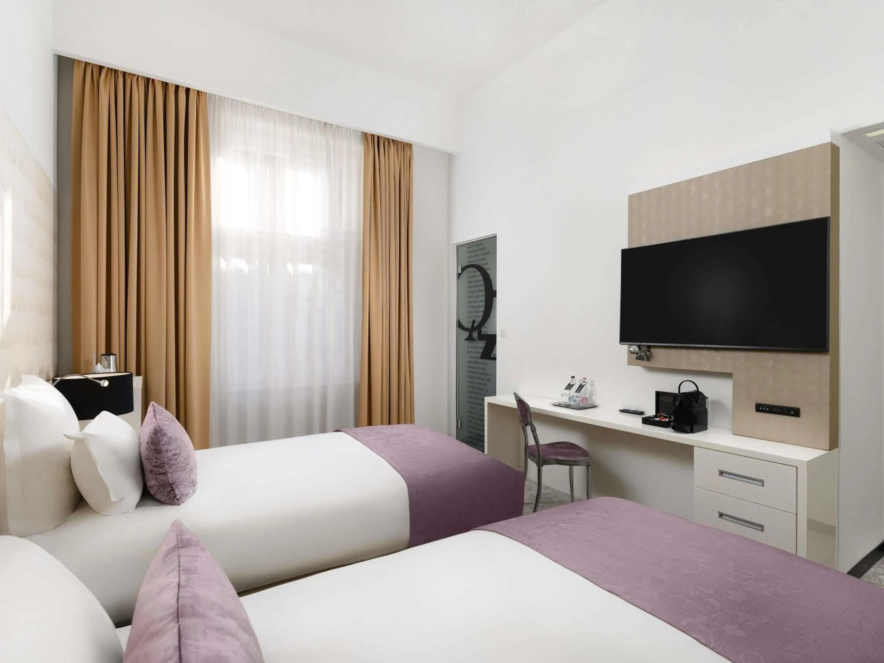 Bedroom, Bed in Nemzeti Hotel Budapest - MGallery Collection