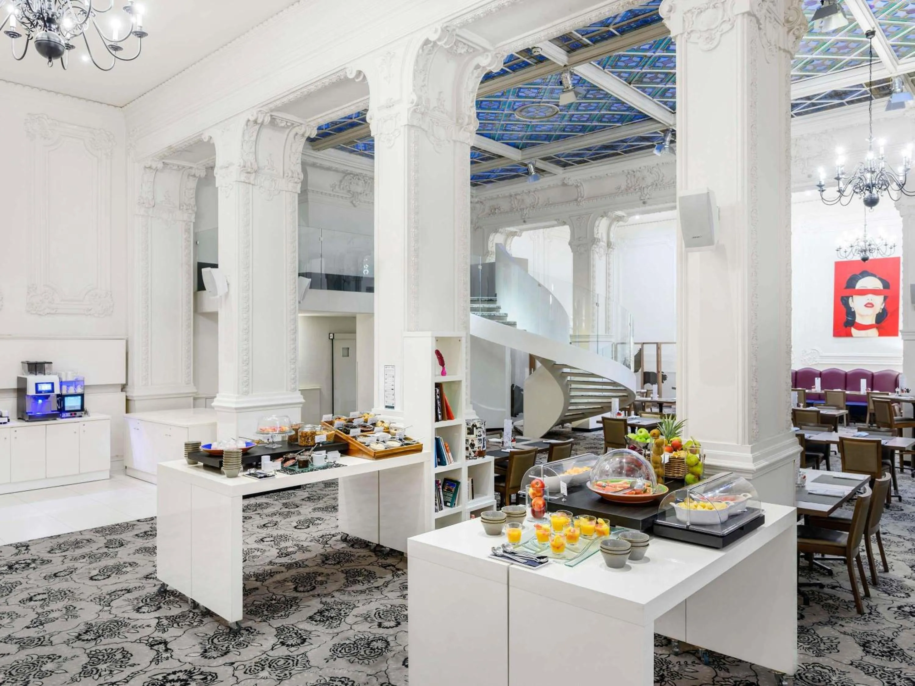 Restaurant/places to eat in Nemzeti Hotel Budapest - MGallery Collection