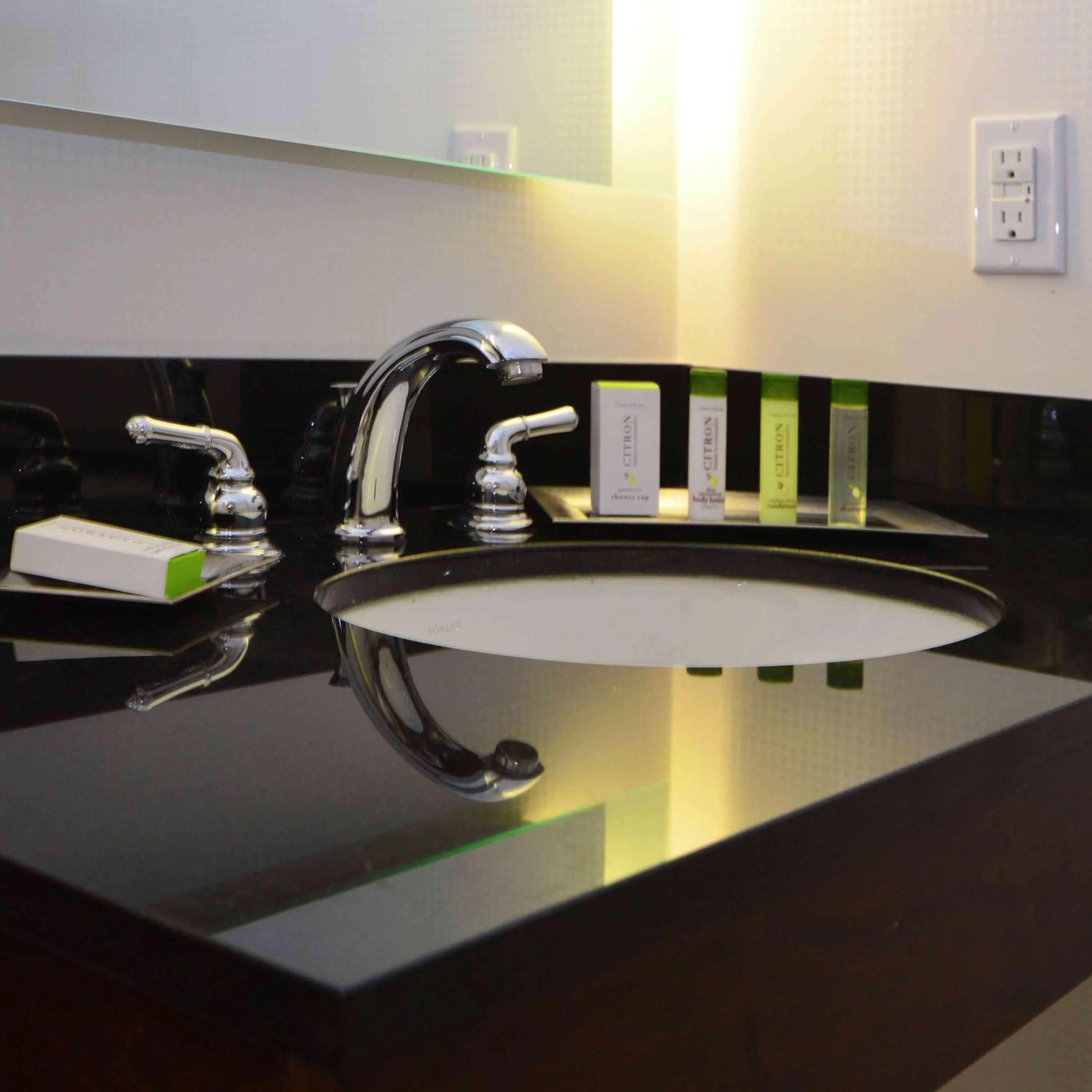 Bathroom in DoubleTree by Hilton Newark-Fremont