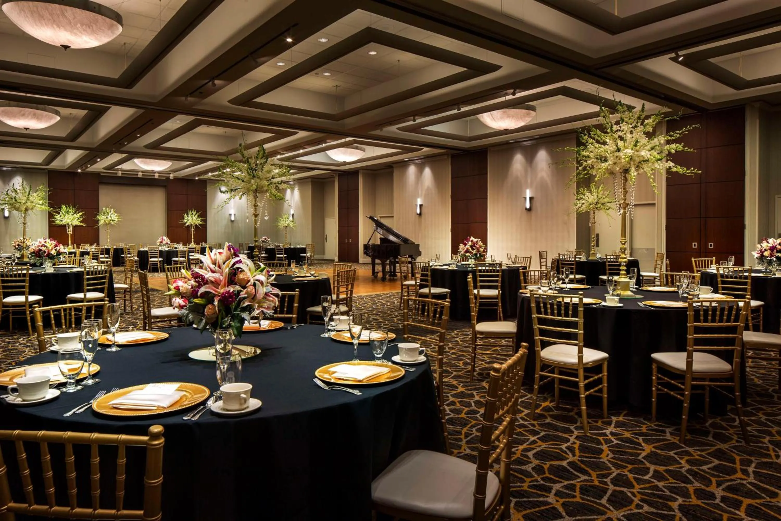 Meeting/conference room in DoubleTree by Hilton Newark-Fremont