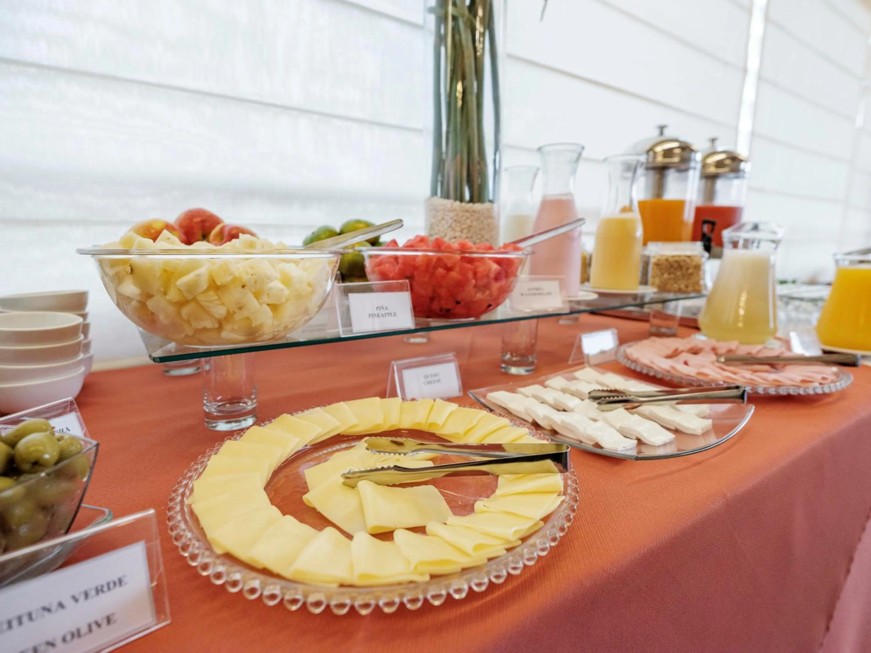 Restaurant/places to eat in Qorianka Hotel