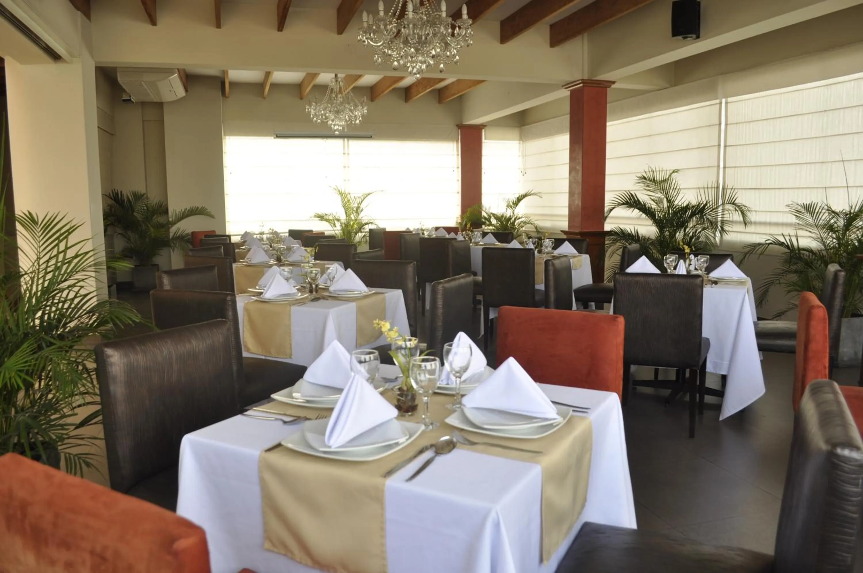 Restaurant/places to eat in Qorianka Hotel