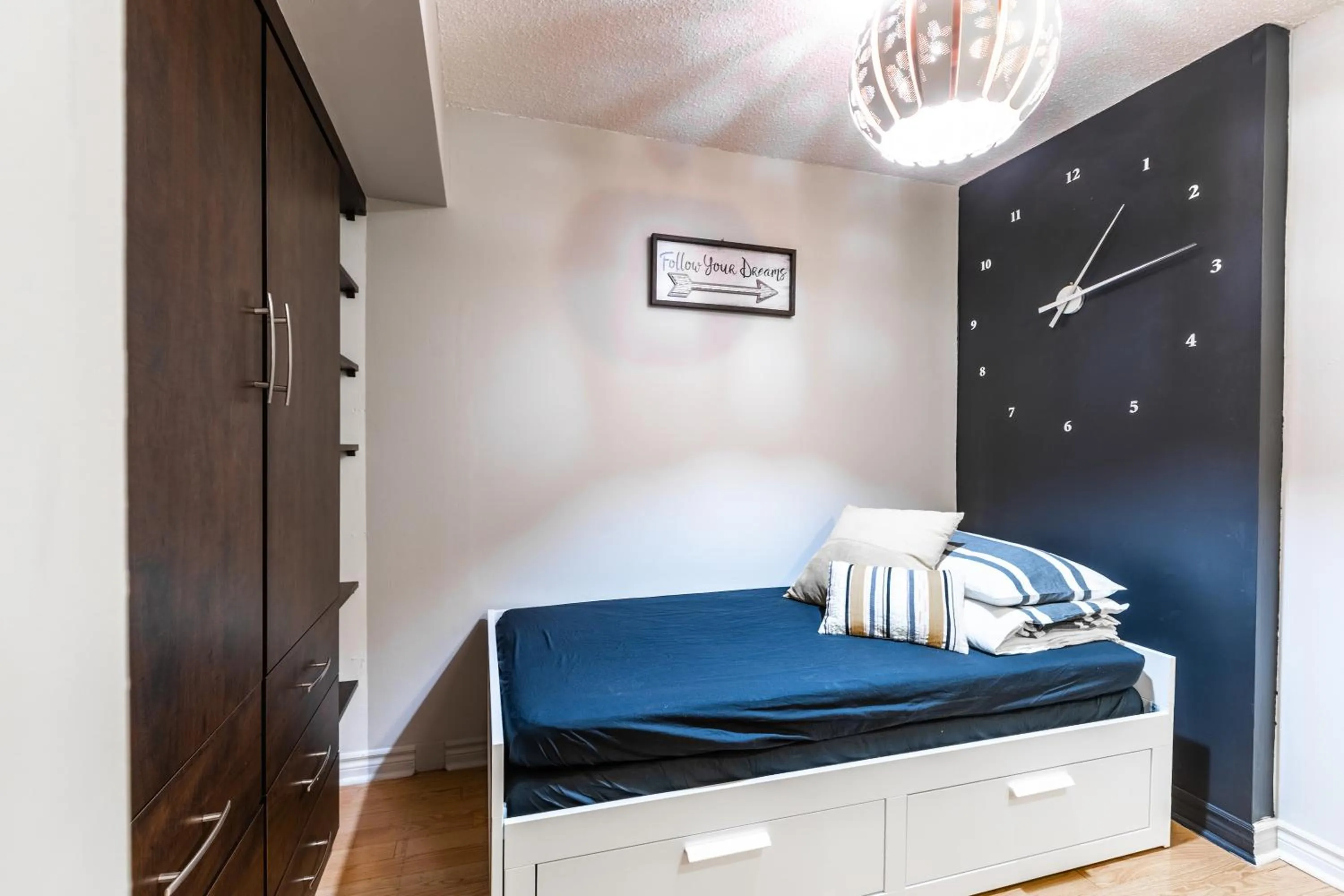 Bed in AOC Suites - Heart of Downtown Condo