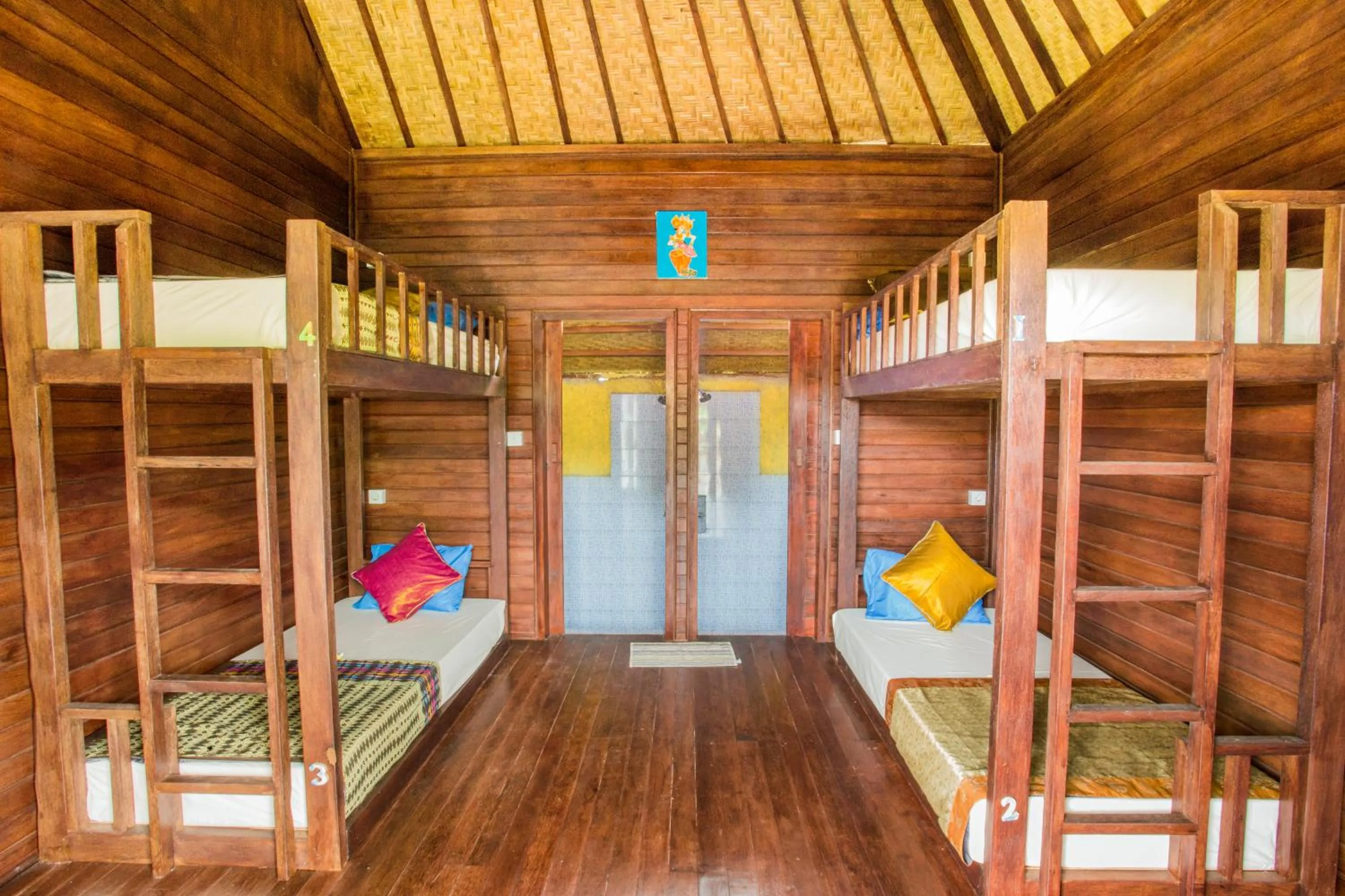 bunk bed in Uma Hostel Lembongan