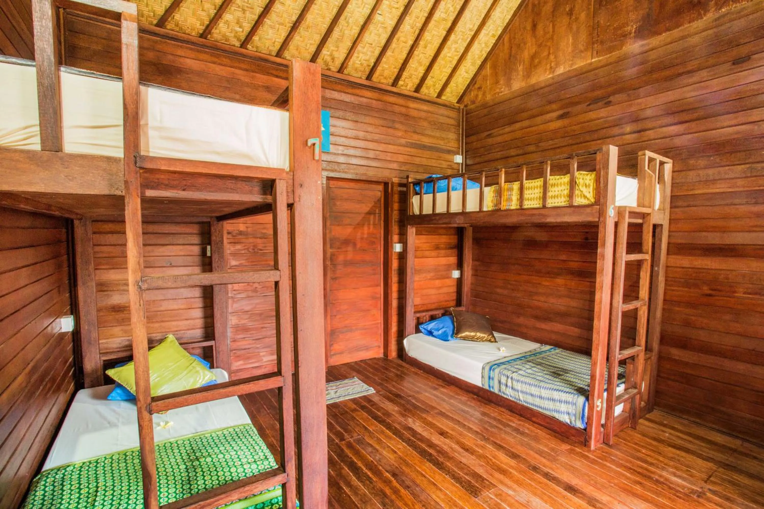 bunk bed, Bed in Uma Hostel Lembongan