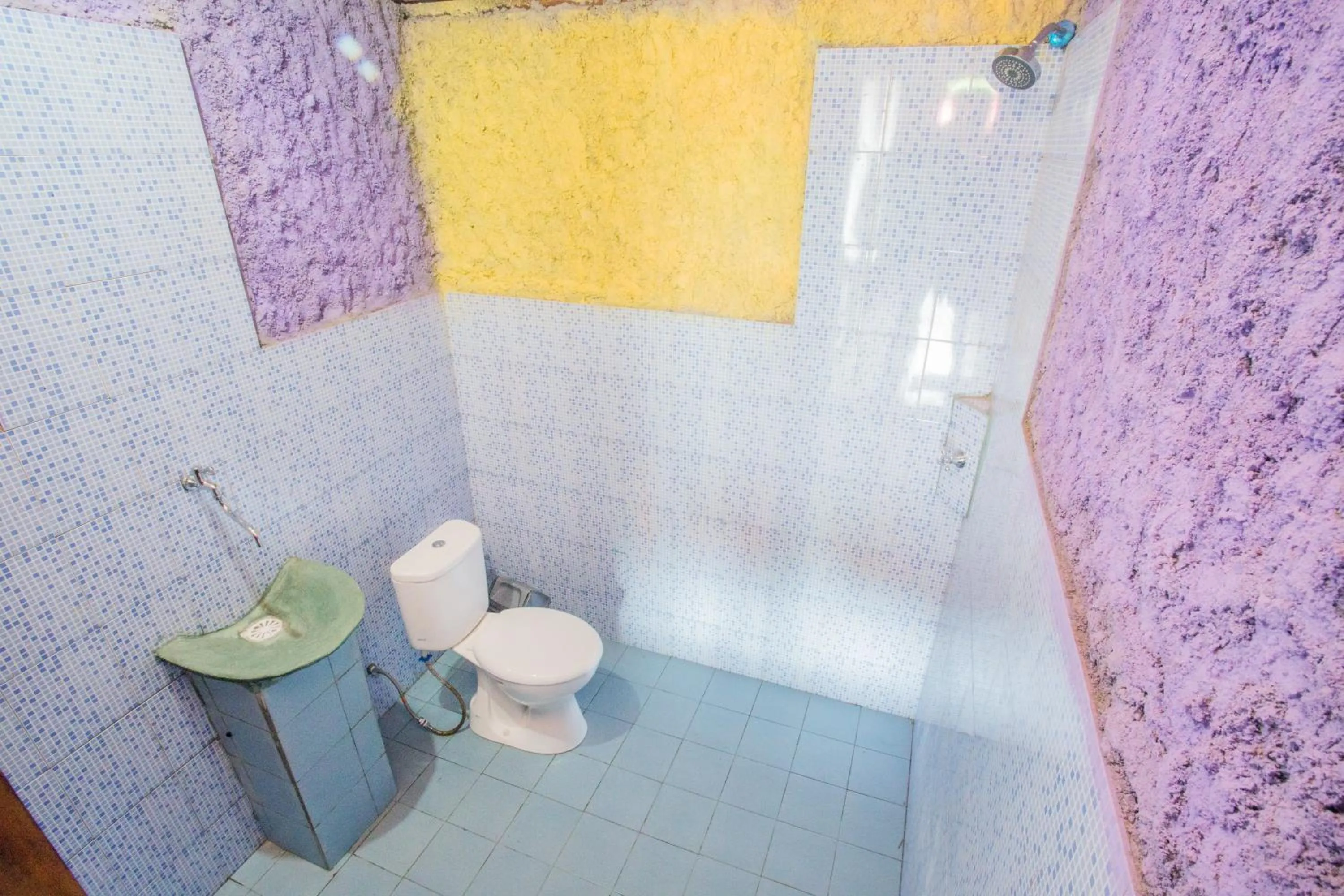 Bathroom in Uma Hostel Lembongan