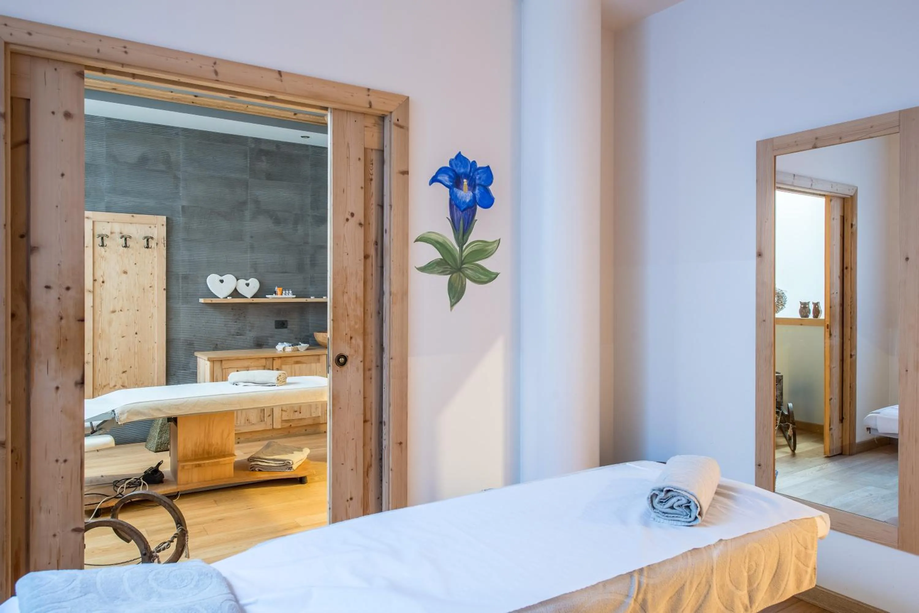 Massage, Bed in Hotel Alpenrose Wellness