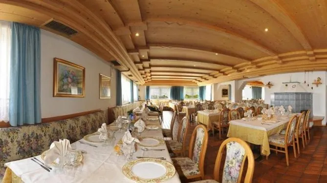Restaurant/places to eat in Hotel Alpenrose Wellness