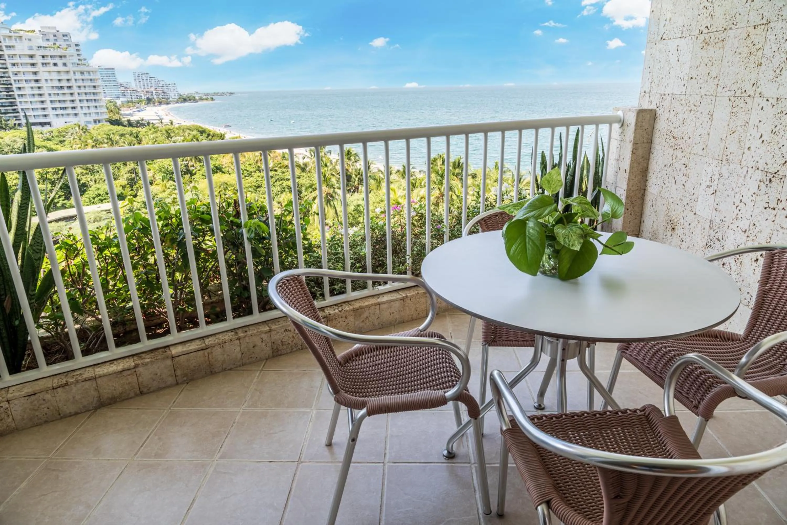 Day in Hotel Irotama del Mar